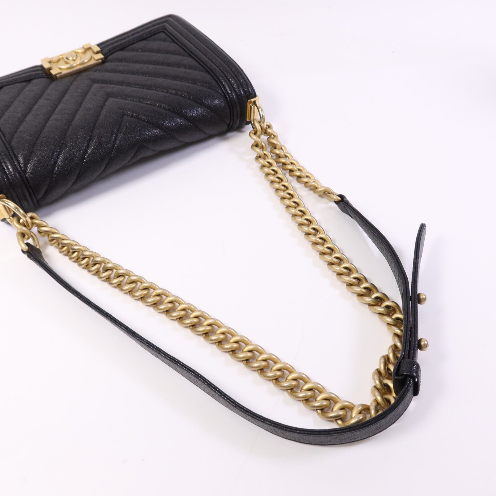CHANEL 牛皮皮革Boy 25金扣鏈帶肩背袋