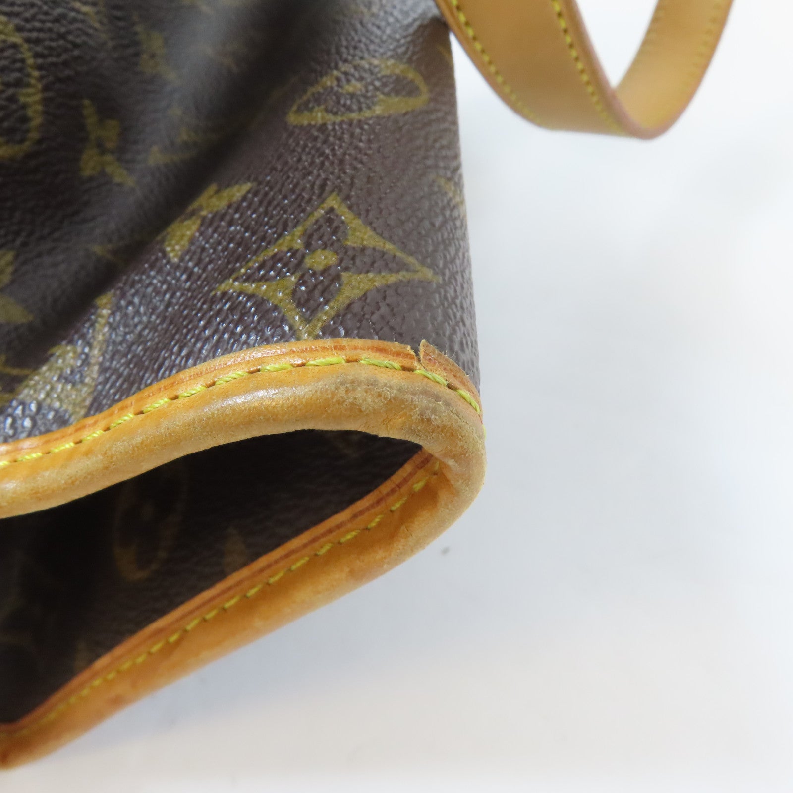 LOUIS VUITTON 【激減優惠】Monogram Popincourt Haut金扣肩背袋啡色