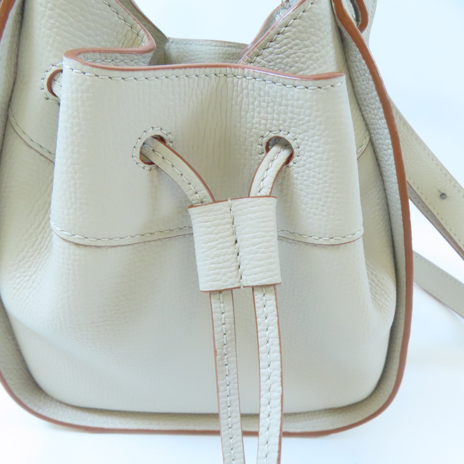 LOEWE 【激減優惠】牛皮皮革Mini Hammock金扣手挽肩背兩用袋米色