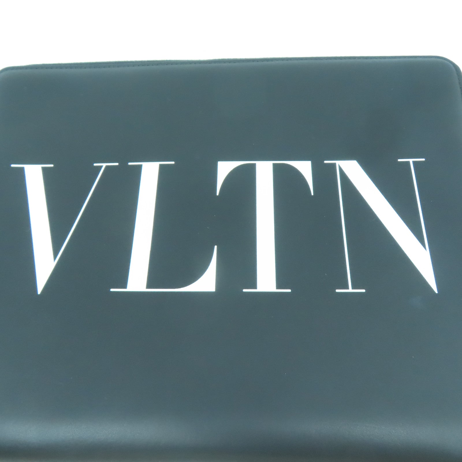 Valentino 【激減優惠】牛皮皮革Pouch銀扣電腦保護袋黑色