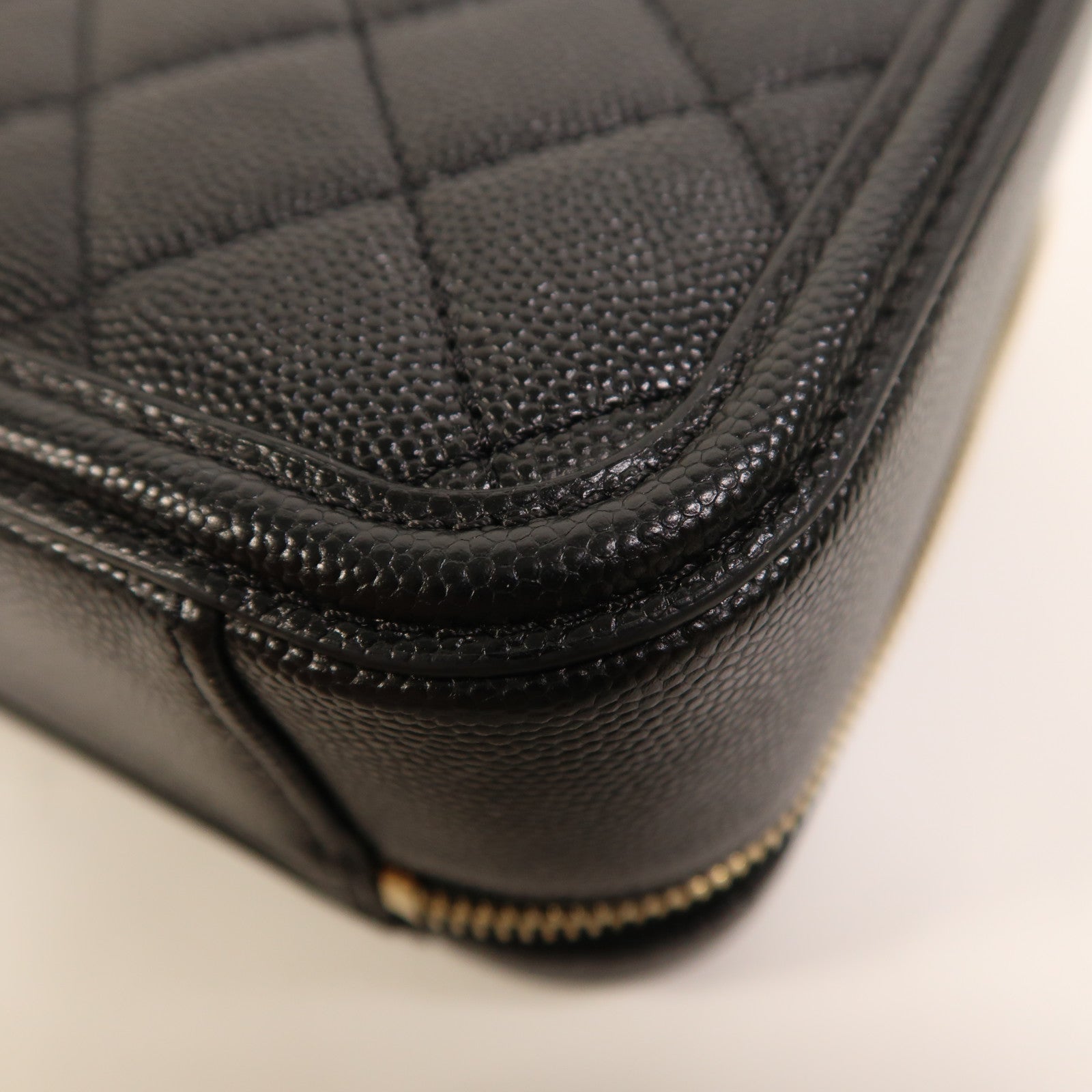 CHANEL 牛皮皮革Filigree Vanity Case金扣手挽肩背兩用袋