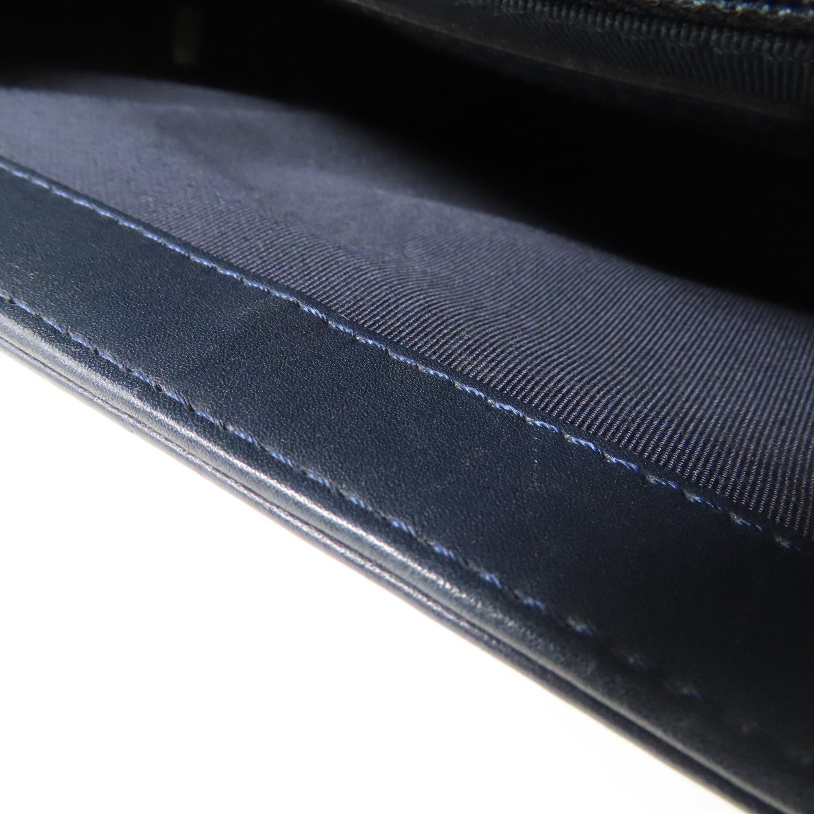 CHANEL 牛皮皮革Boy 28cm銀扣鏈帶肩背袋