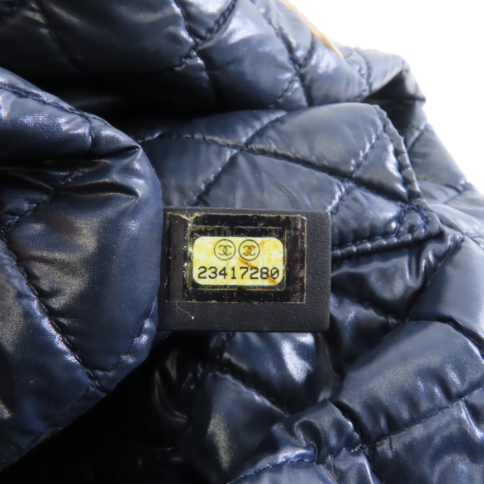 CHANEL 【激減優惠】菱格尼龍Tote Bag金扣肩背袋米色/深藍色