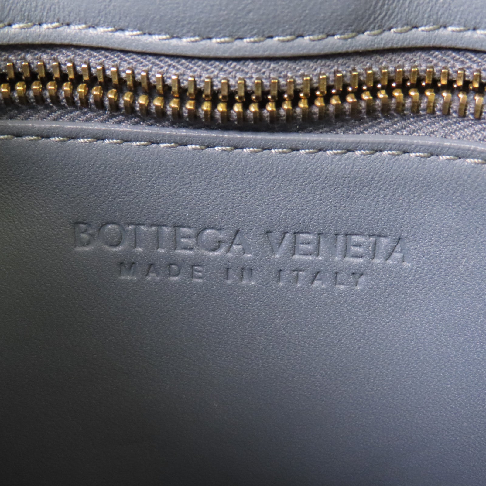 BOTTEGA VENETA 羊皮皮革Padded Cassette金扣肩背袋
