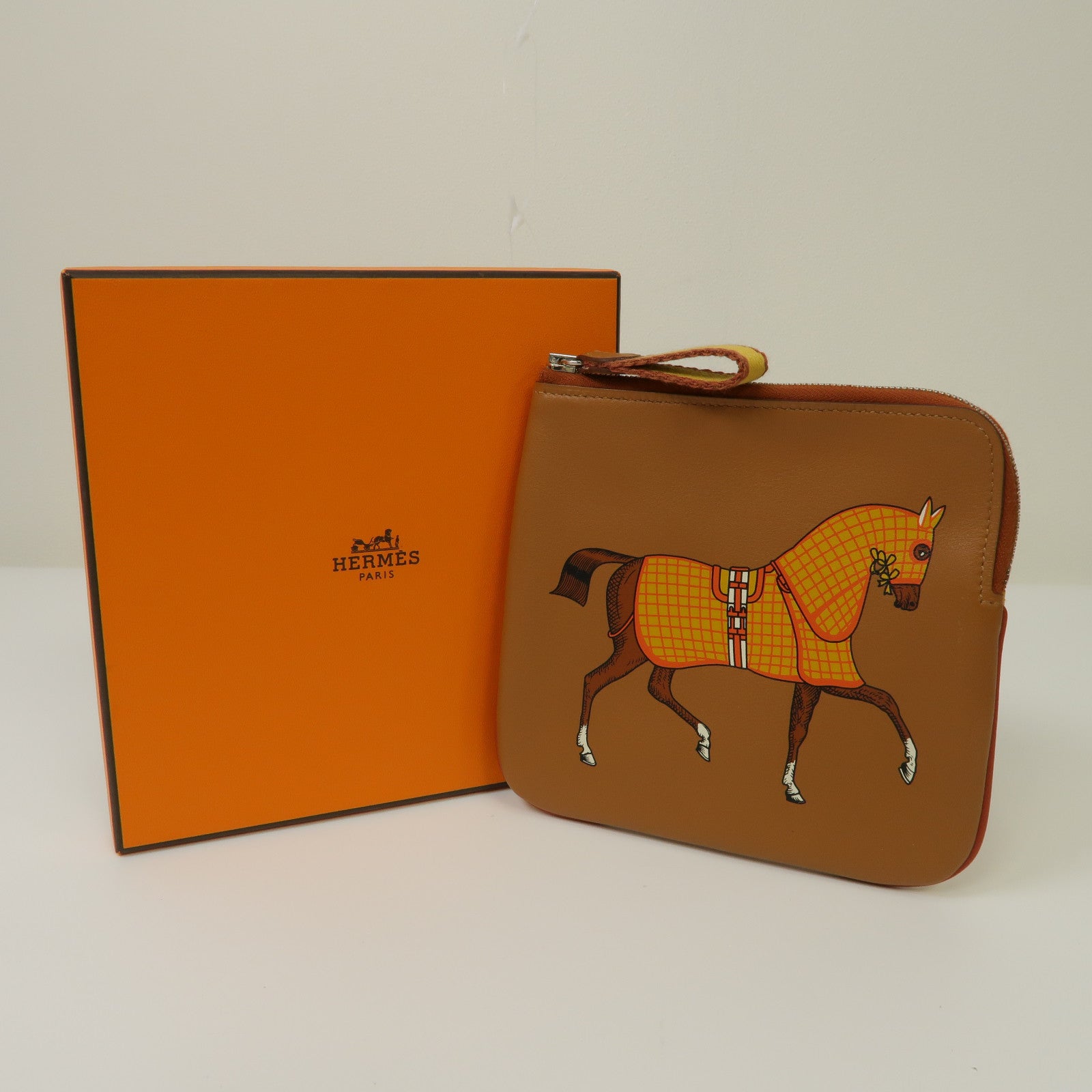 HERMES Vache Liegee皮革Carre Pocket Pouch銀扣手拿包經典駝色