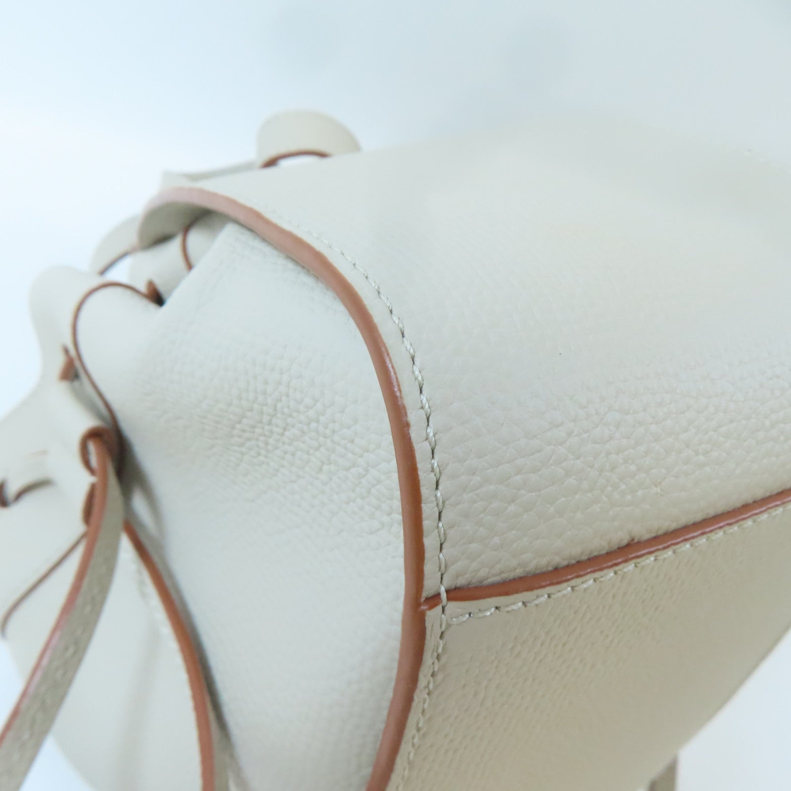 LOEWE 【激減優惠】牛皮皮革Mini Hammock金扣手挽肩背兩用袋米色