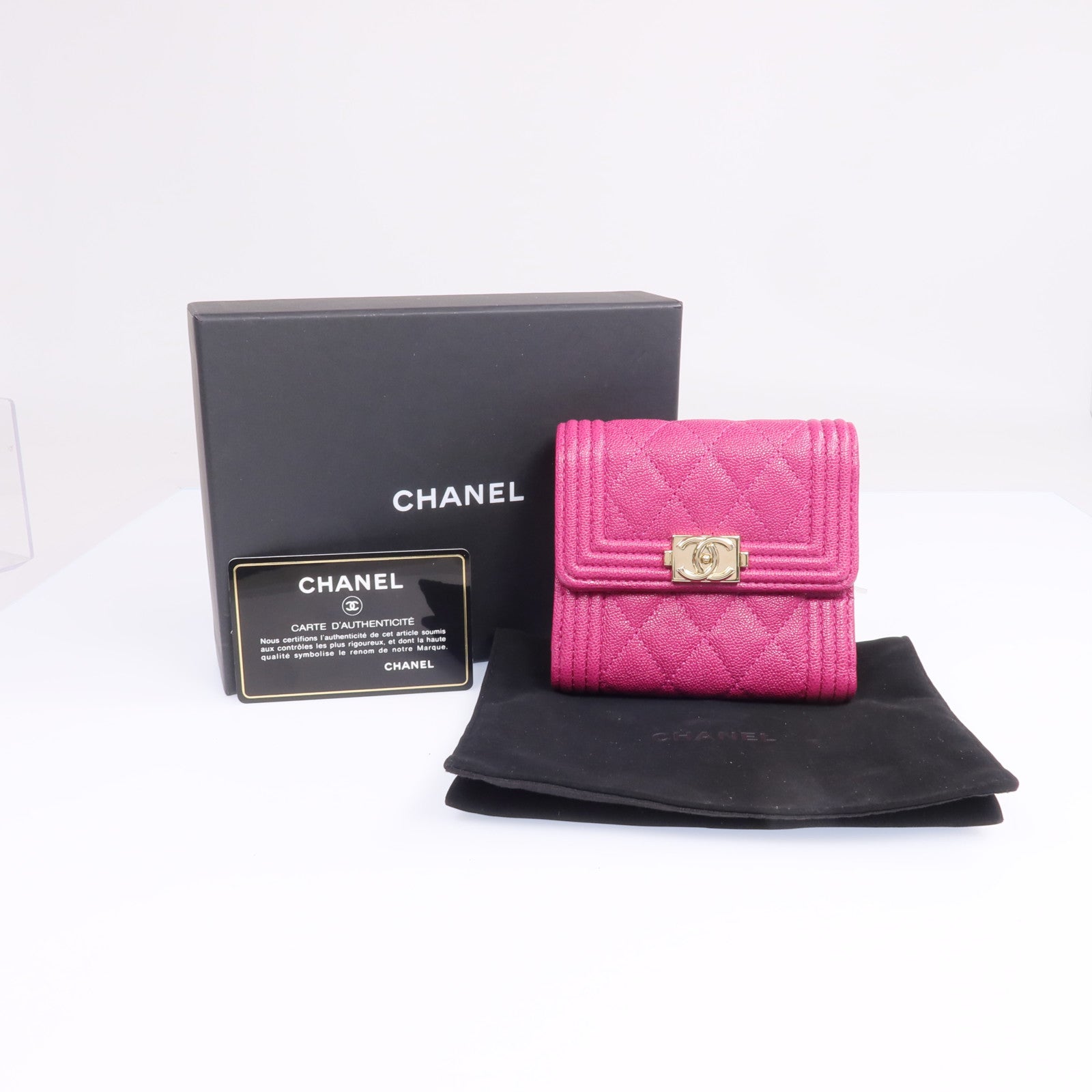 CHANEL 牛皮皮革Boy Wallet金扣錢包