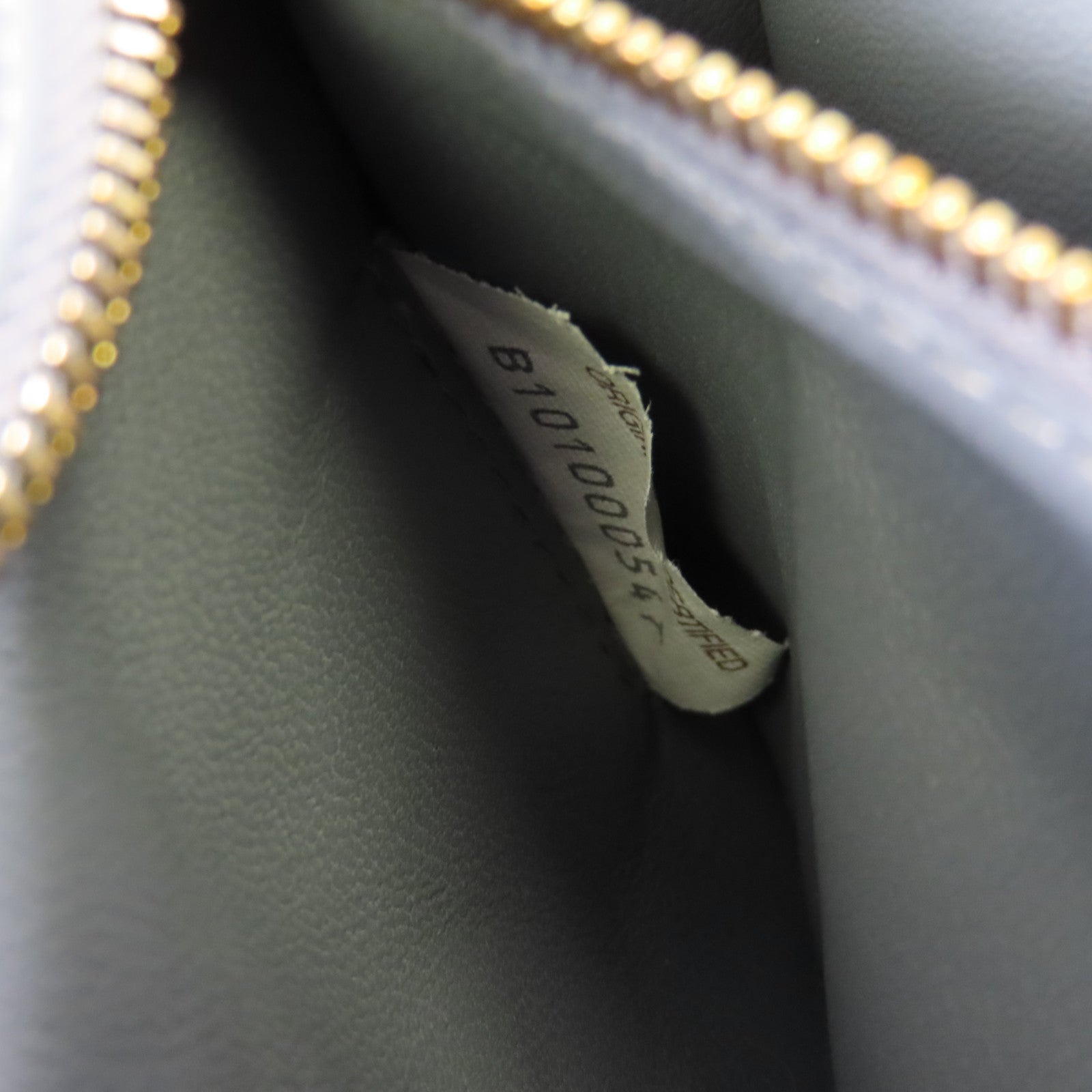 BOTTEGA VENETA 羊皮皮革Padded Cassette金扣肩背袋