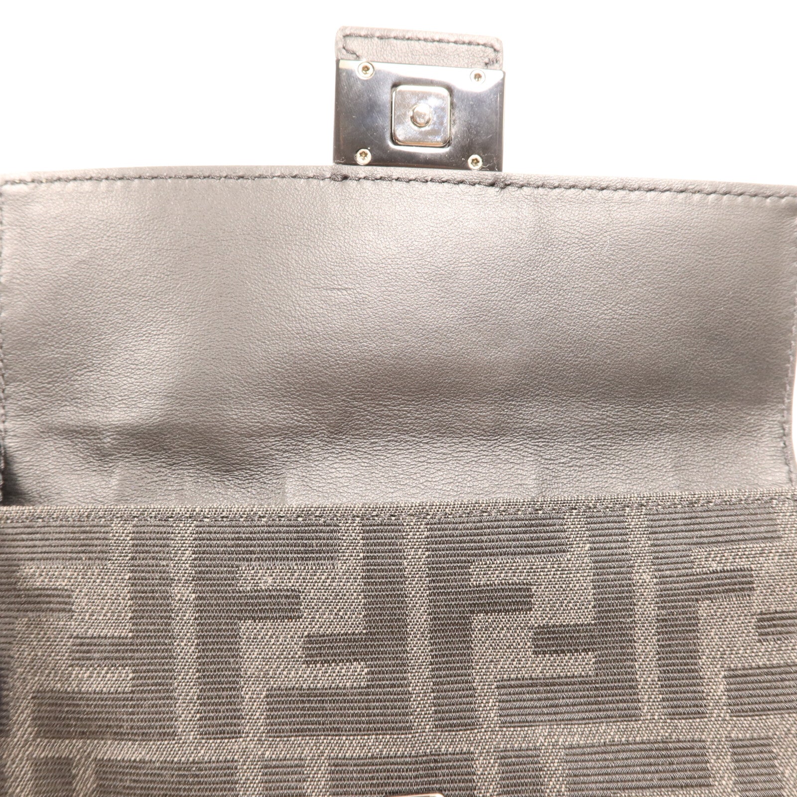 FENDI 尼龍/帆布/皮革Marsupio Baguette銀扣肩背袋