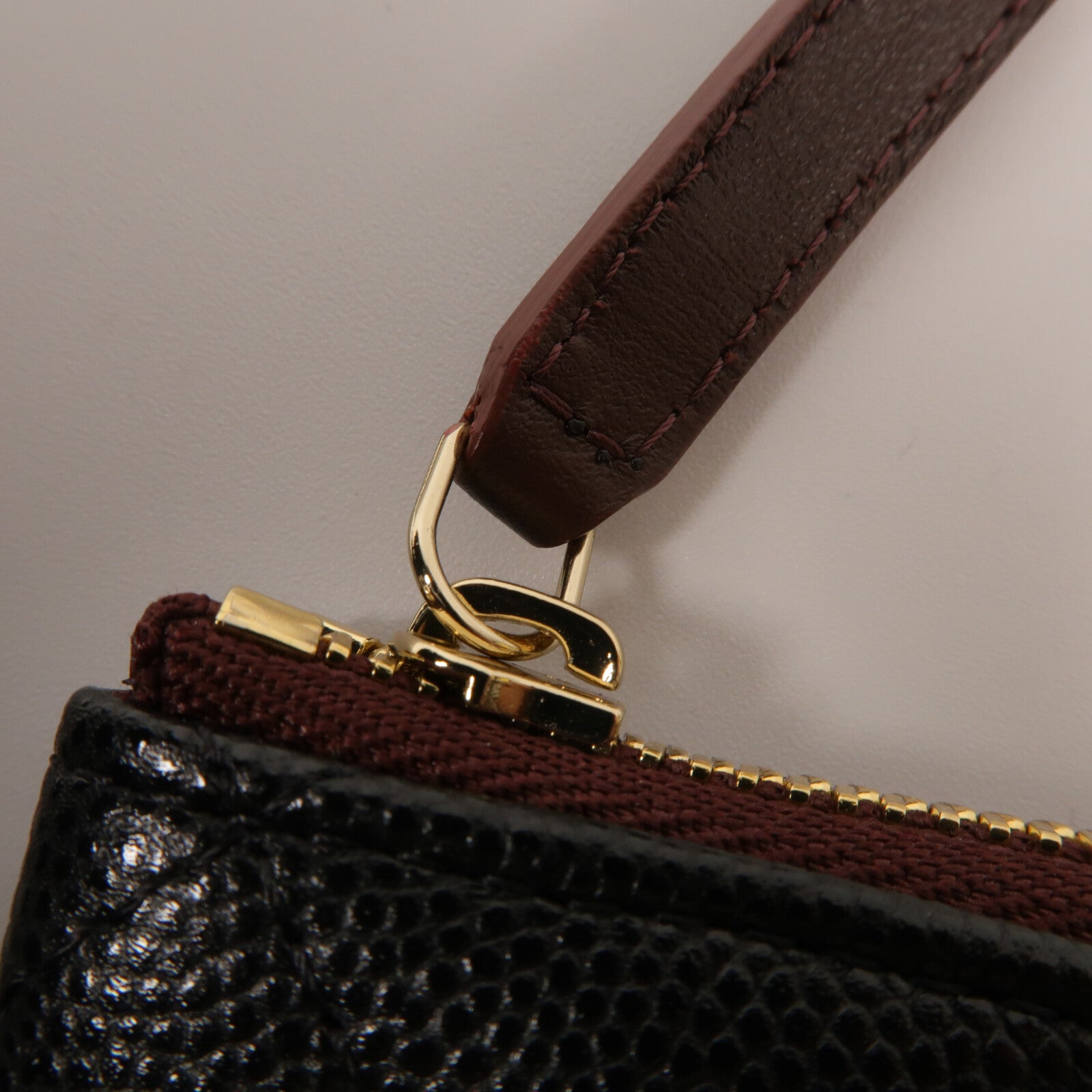 CHANEL 牛皮皮革Mini Pouch手拿包