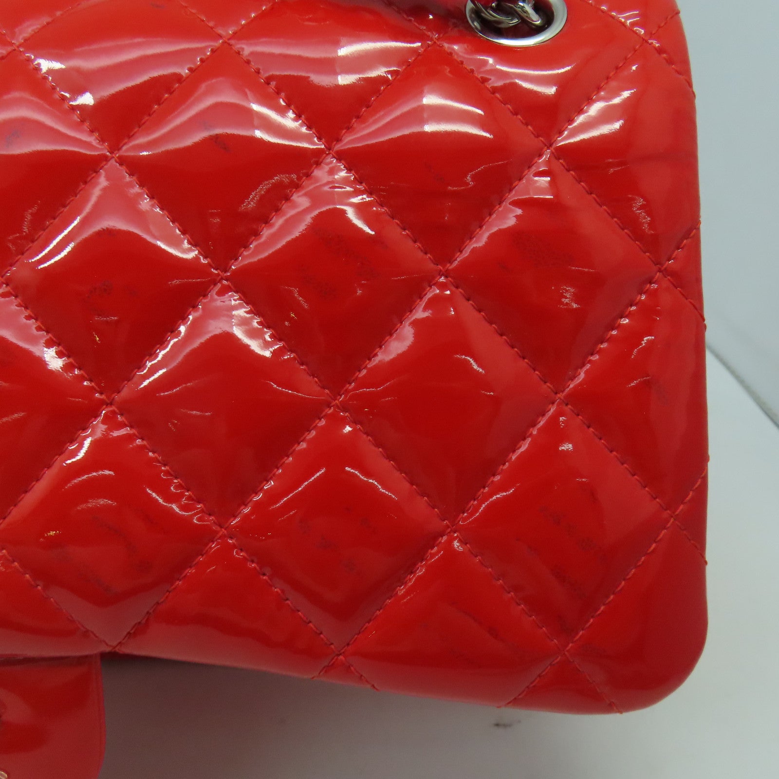 CHANEL **【清倉大減價】菱格漆皮皮革Classic 30銀扣鏈帶肩背袋紅色