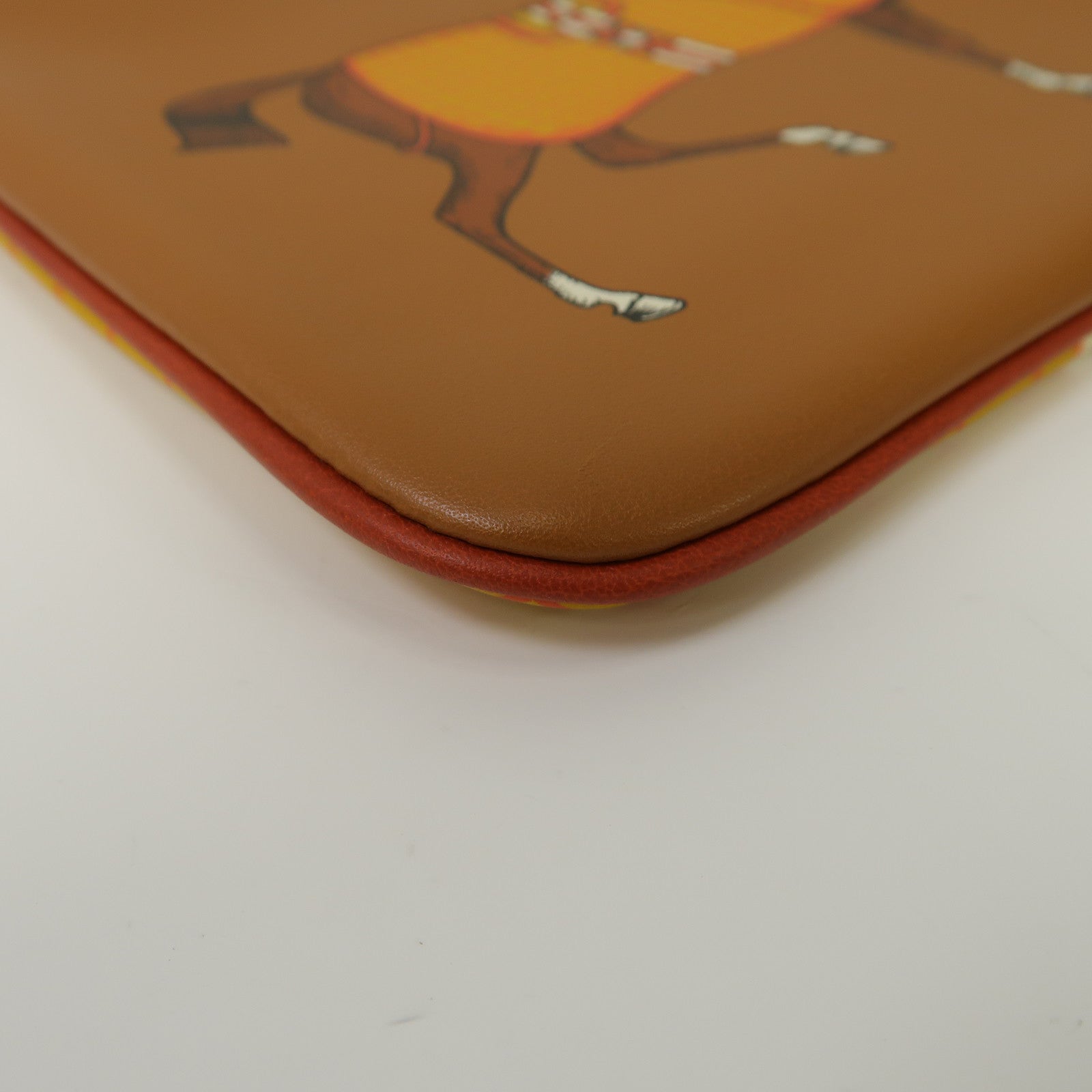 HERMES Vache Liegee皮革Carre Pocket Pouch銀扣手拿包經典駝色