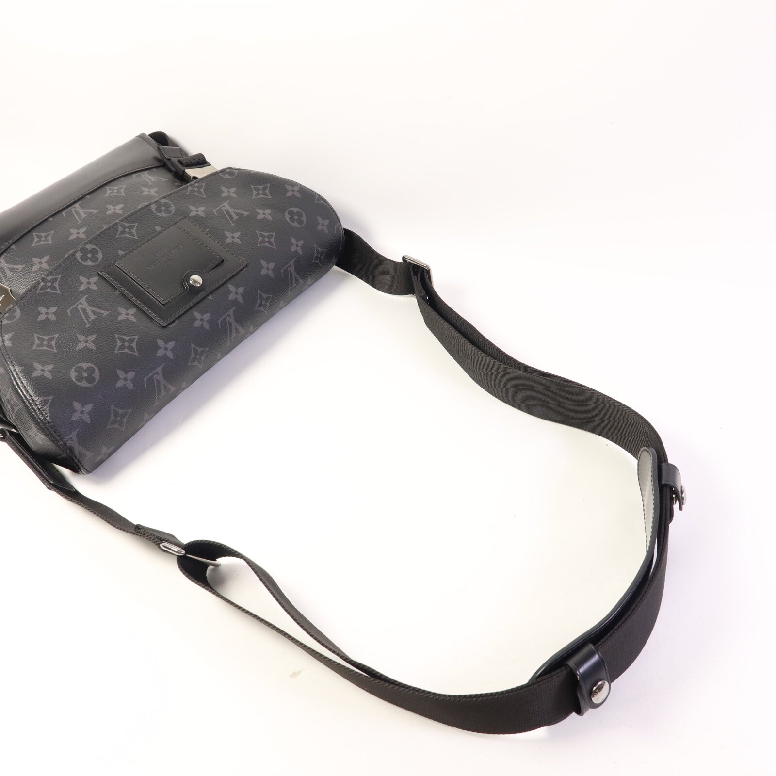 LOUIS VUITTON Monogram Eclipse Messenger PM Voyager銀扣肩背袋