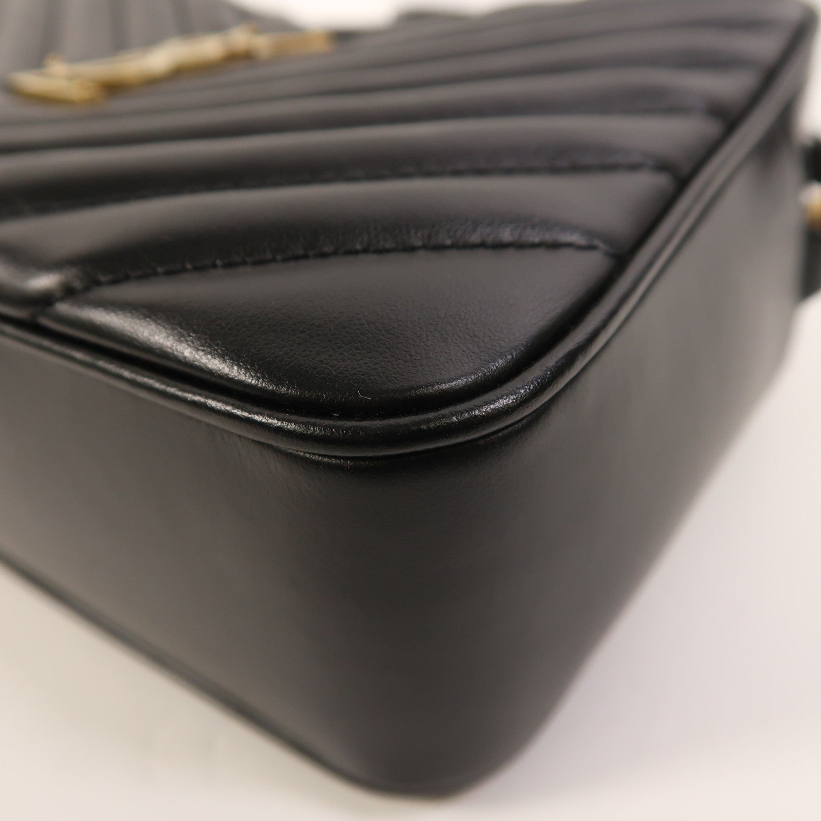 SAINT LAURENT 牛皮皮革Lou Camera Bag金扣肩背袋