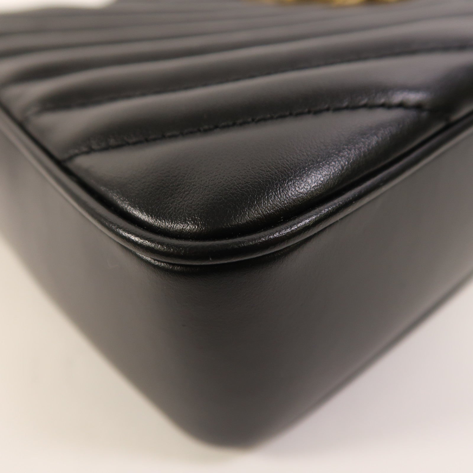 SAINT LAURENT 牛皮皮革Lou Camera Bag金扣肩背袋