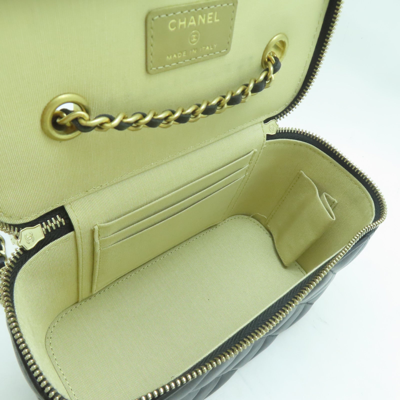 CHANEL 【激減優惠】菱格羊皮皮革Vanity Case金扣鏈帶肩背袋黑色
