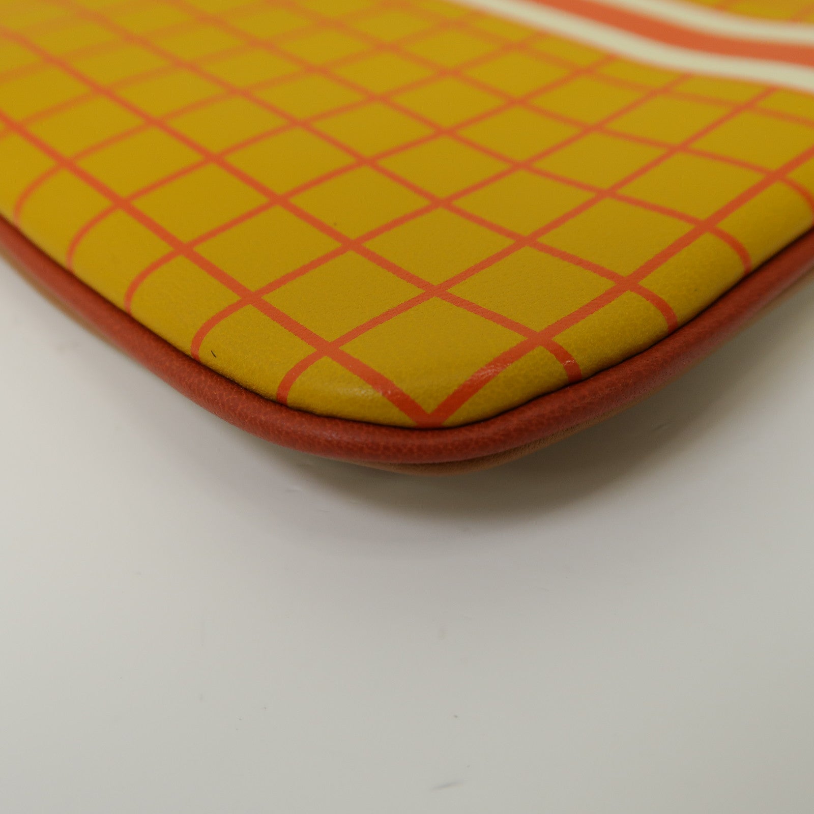HERMES Vache Liegee皮革Carre Pocket Pouch銀扣手拿包經典駝色