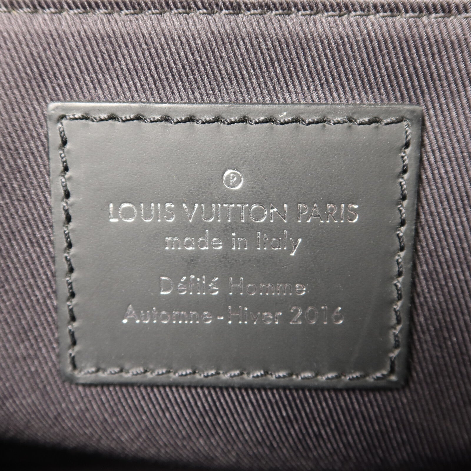 LOUIS VUITTON Monogram Eclipse Messenger PM Voyager銀扣肩背袋