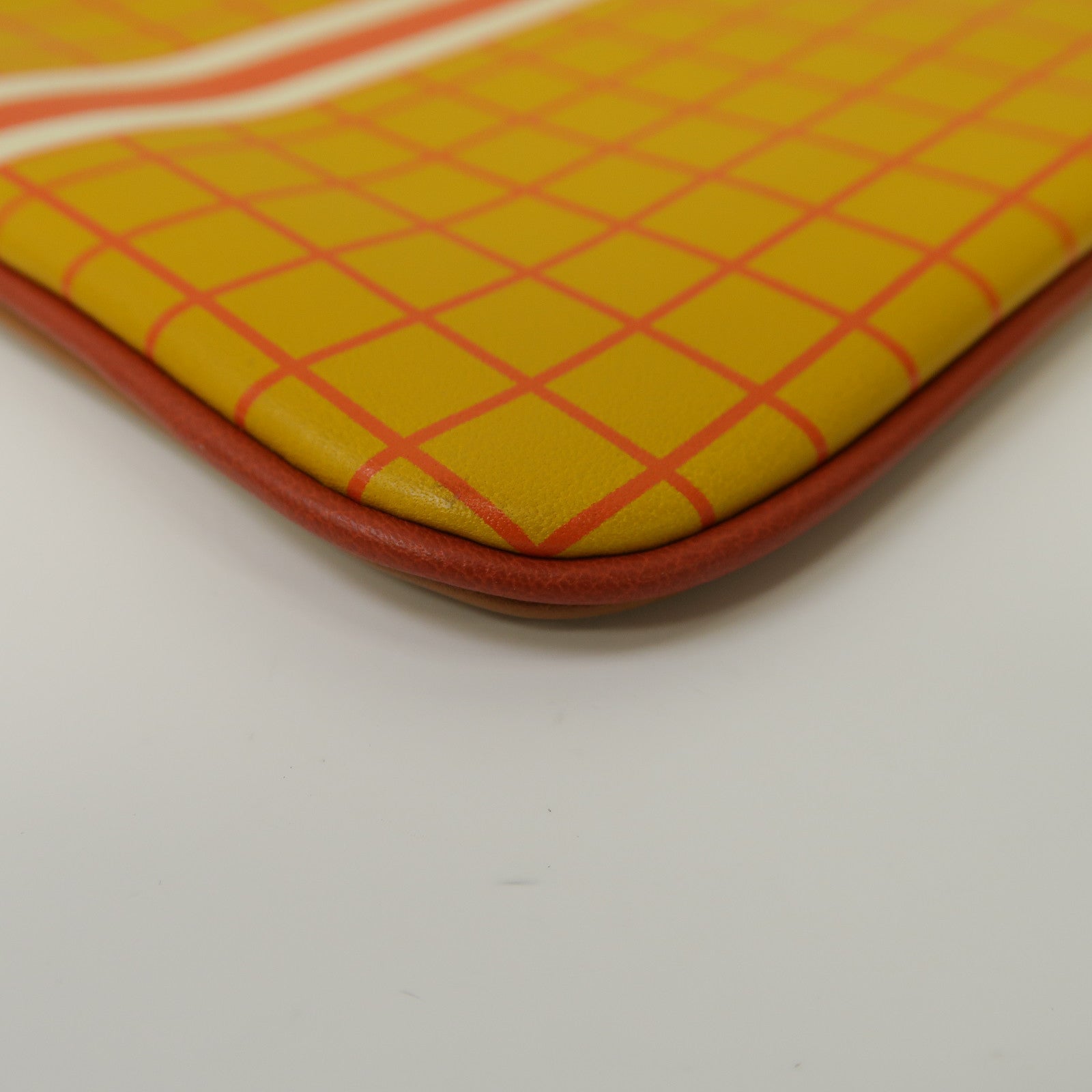 HERMES Vache Liegee皮革Carre Pocket Pouch銀扣手拿包經典駝色
