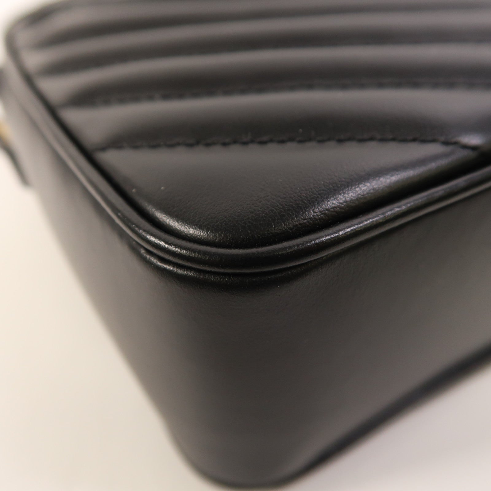 SAINT LAURENT 牛皮皮革Lou Camera Bag金扣肩背袋
