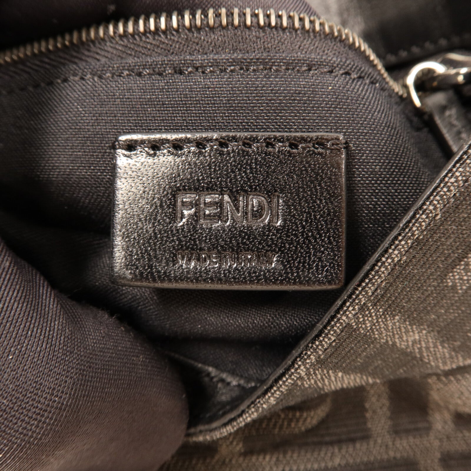 FENDI 尼龍/帆布/皮革Marsupio Baguette銀扣肩背袋
