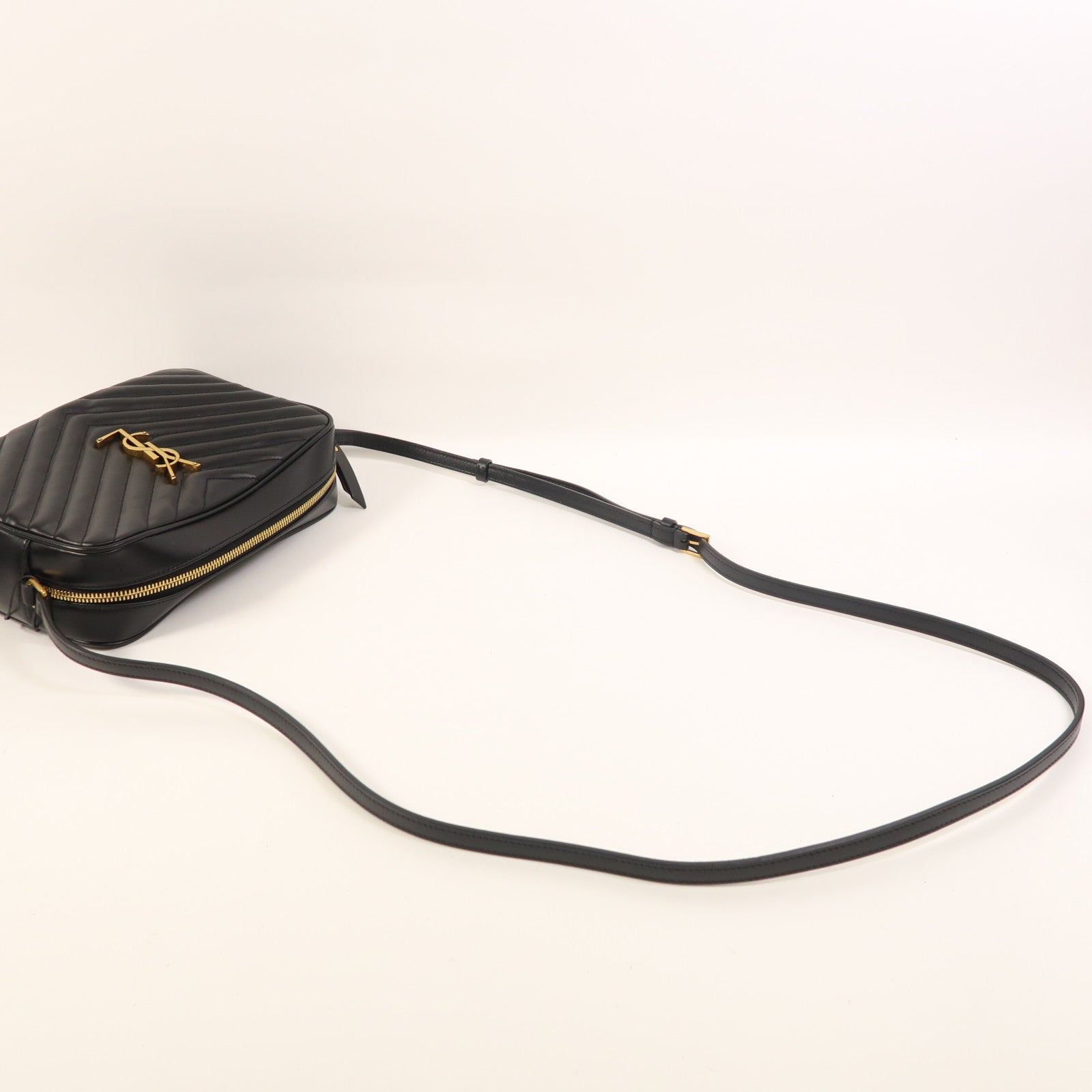 SAINT LAURENT 牛皮皮革Lou Camera Bag金扣肩背袋