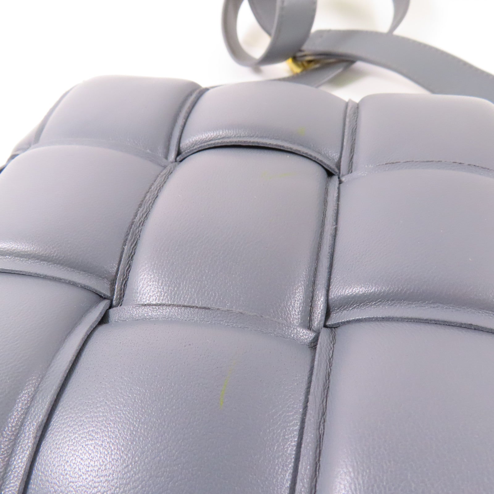 BOTTEGA VENETA 羊皮皮革Padded Cassette金扣肩背袋