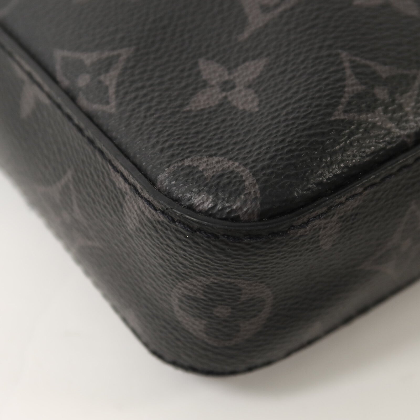 LOUIS VUITTON Monogram Eclipse Reverse Trio Messenger肩背袋