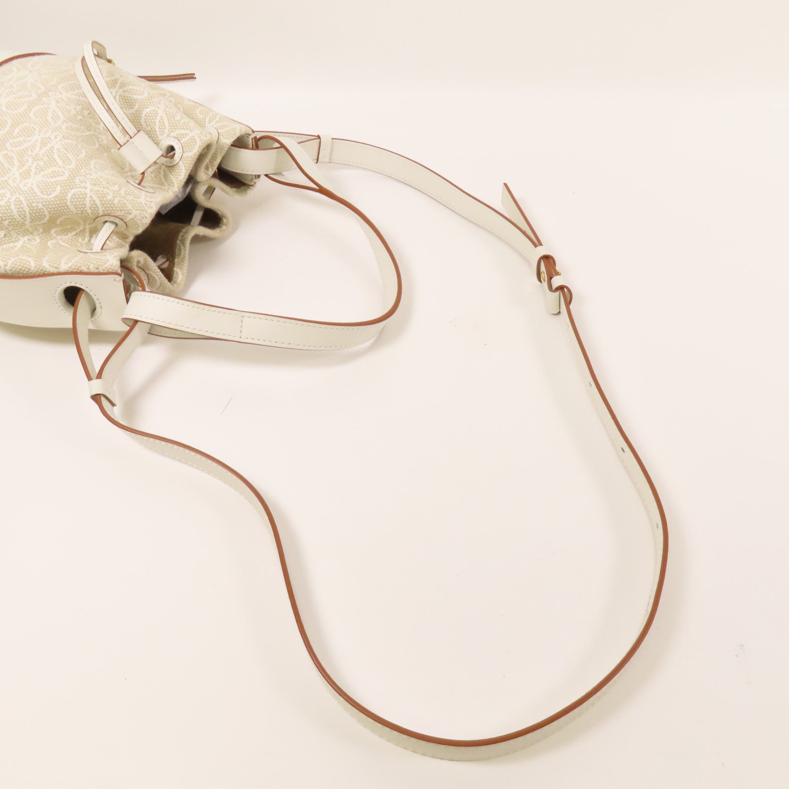 LOEWE 帆布/牛皮皮革Balloon Anagram手挽肩背兩用袋