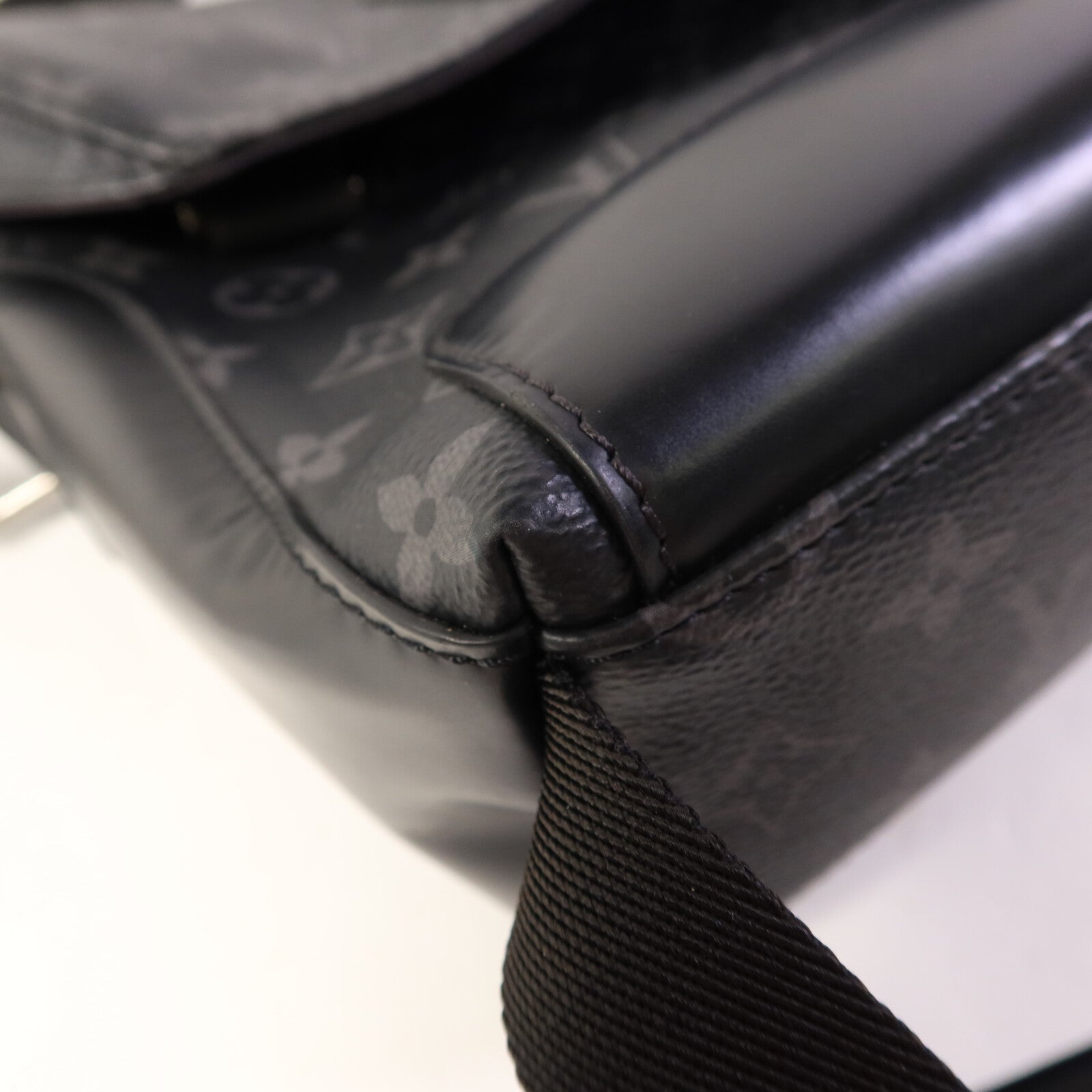 LOUIS VUITTON Monogram Eclipse Messenger PM Voyager銀扣肩背袋