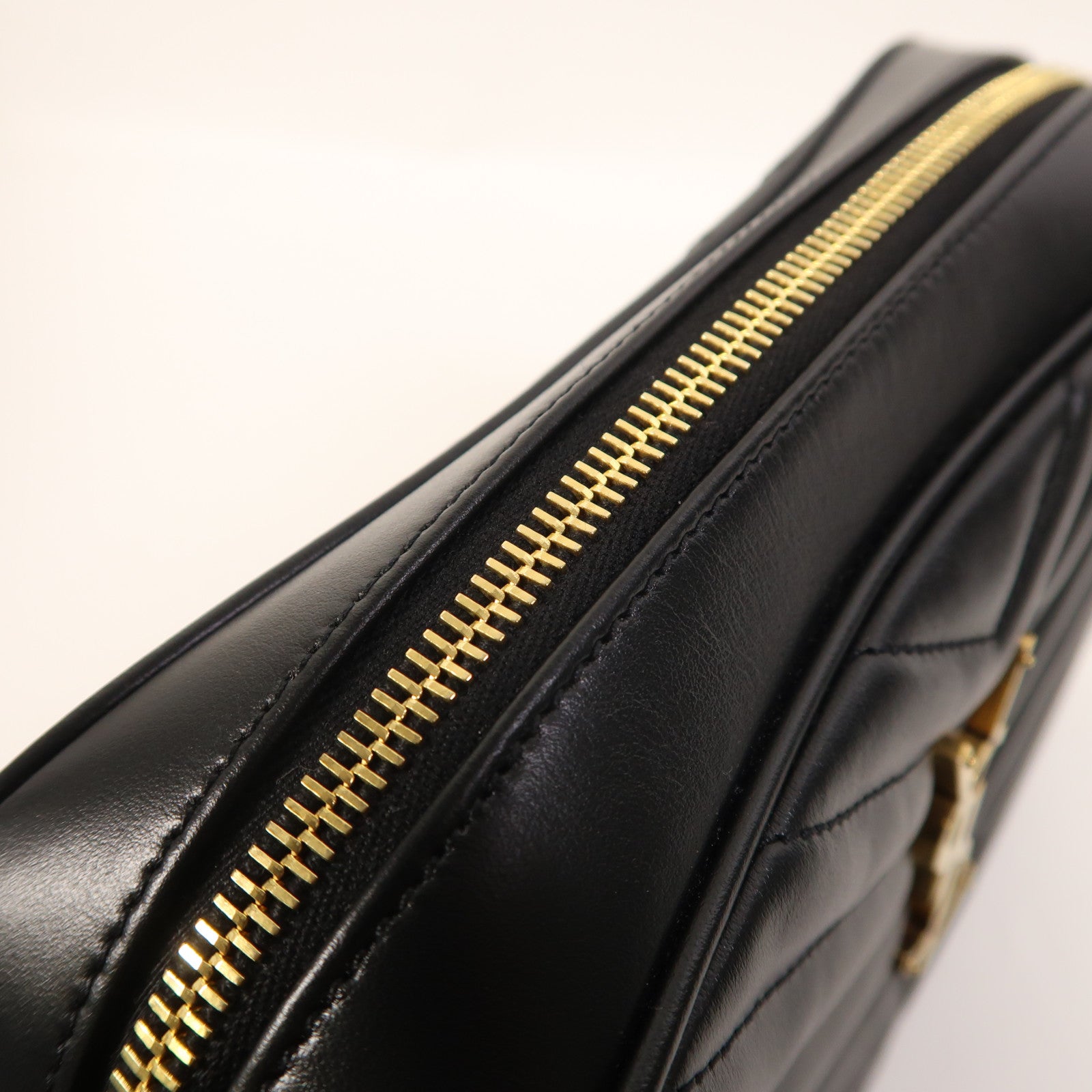 SAINT LAURENT 牛皮皮革Lou Camera Bag金扣肩背袋