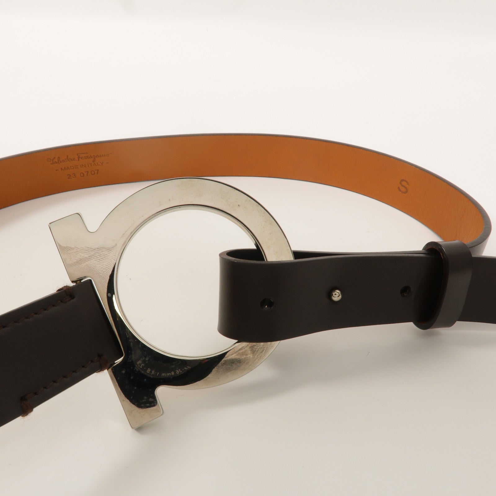 Salvatore Ferragamo 牛皮皮革Belt皮帶