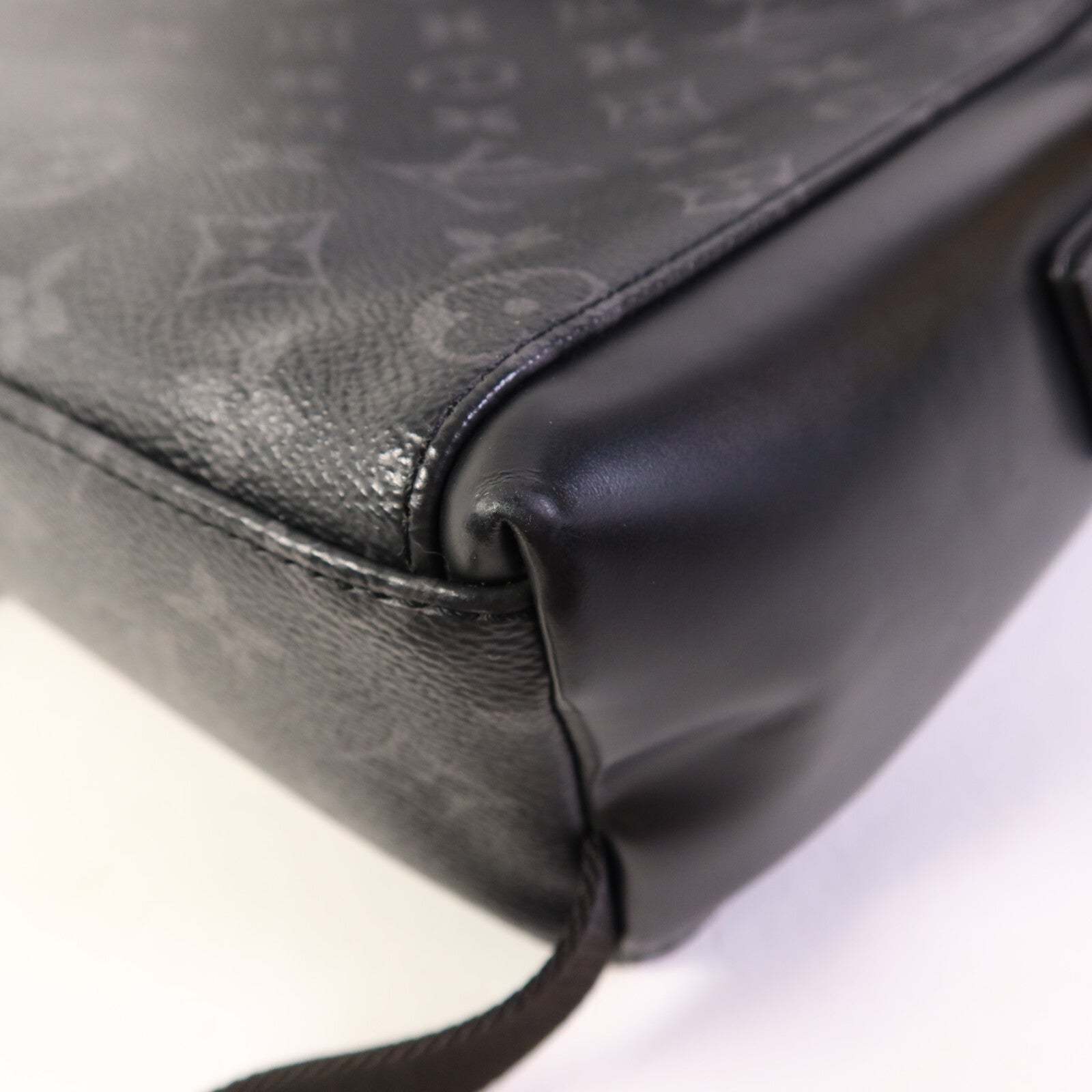 LOUIS VUITTON Monogram Eclipse Messenger PM Voyager銀扣肩背袋