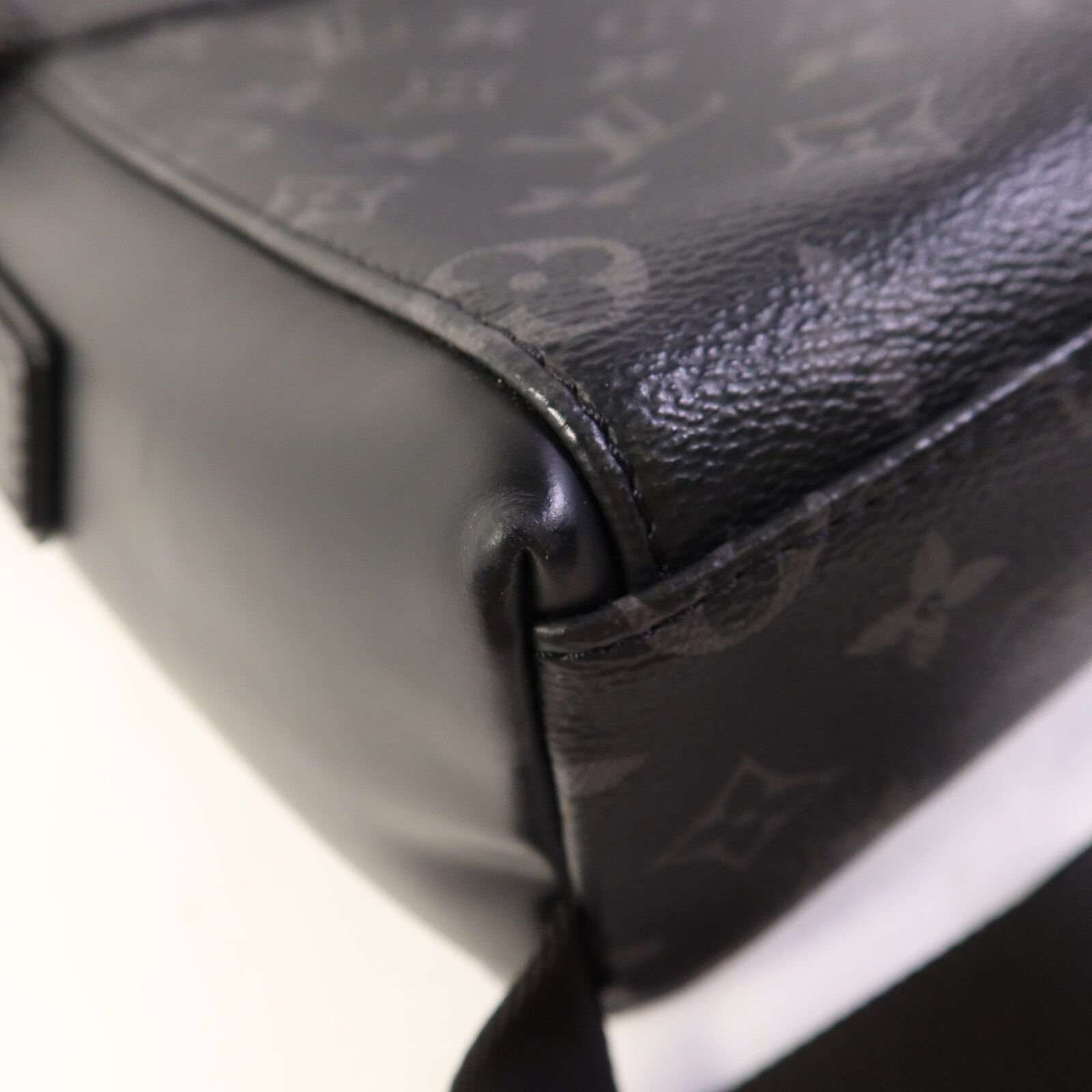 LOUIS VUITTON Monogram Eclipse Messenger PM Voyager銀扣肩背袋