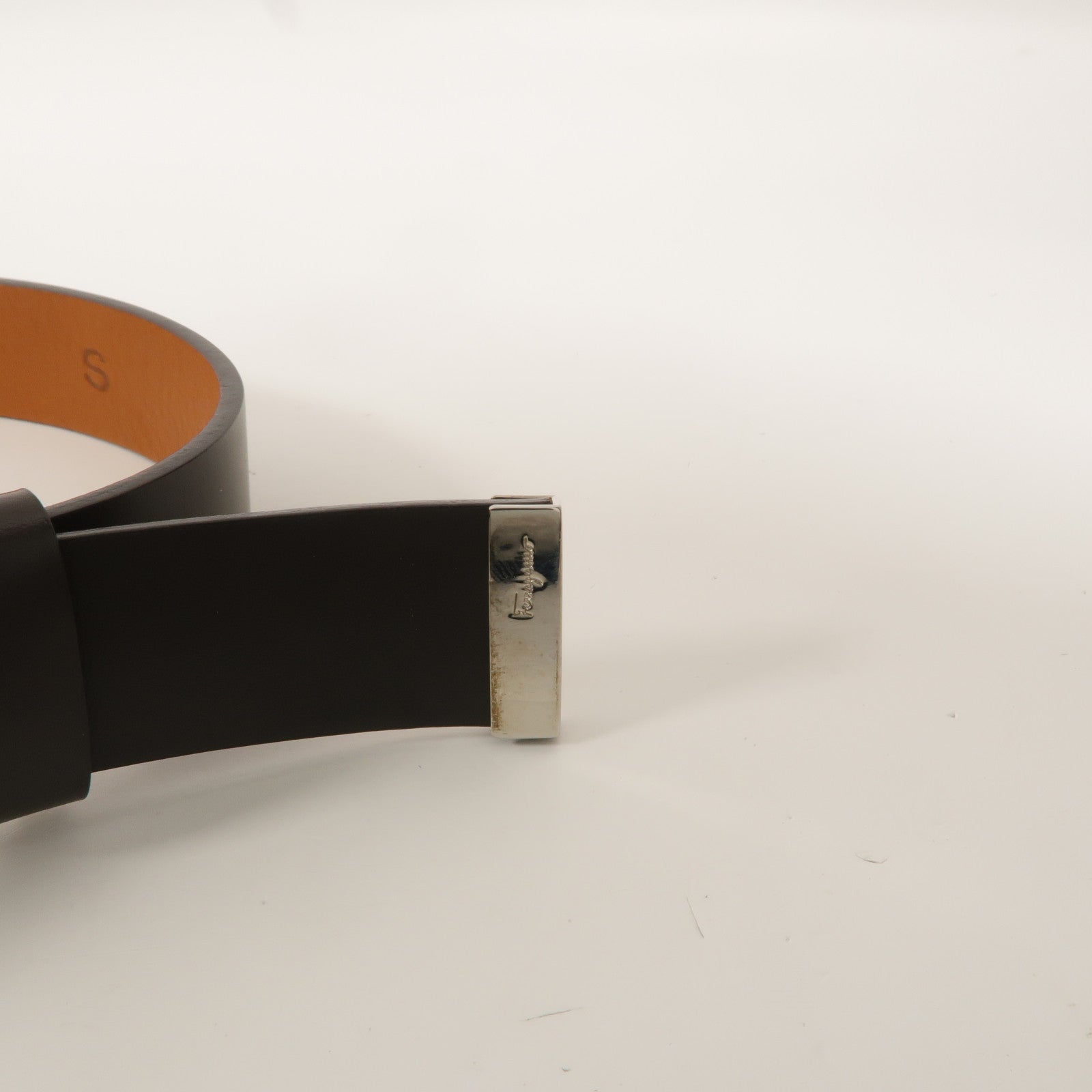 Salvatore Ferragamo 牛皮皮革Belt皮帶