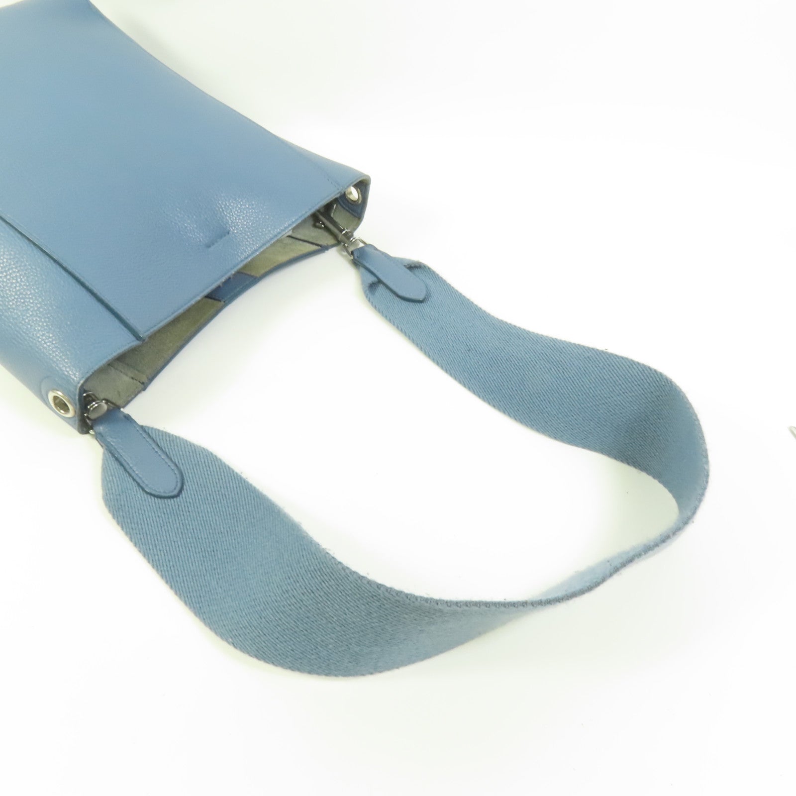 CELINE 【激減優惠】牛皮皮革Sangle Bucket Bag銀扣肩背袋
