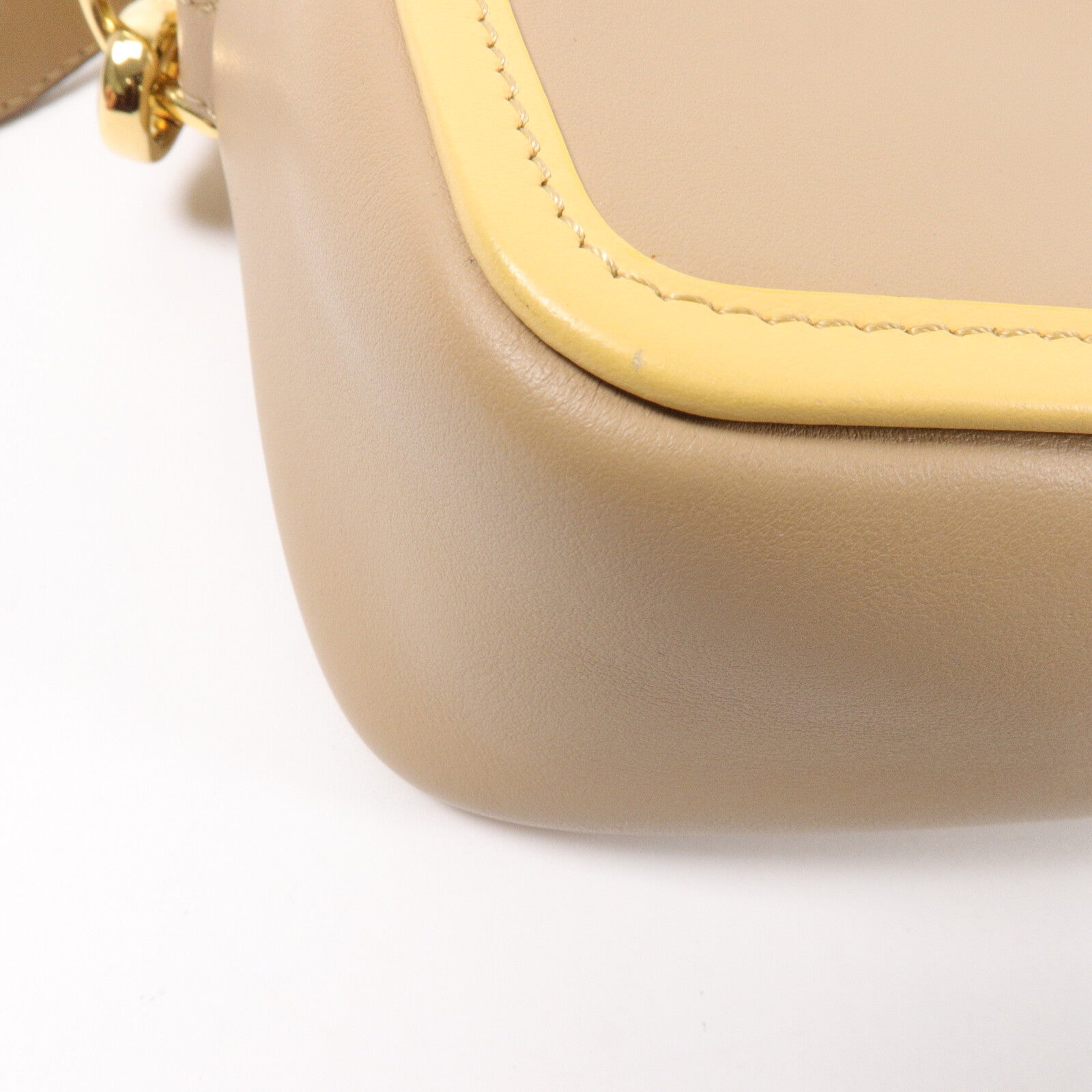 FENDI 牛皮皮革Pochette Camera Bag肩背袋