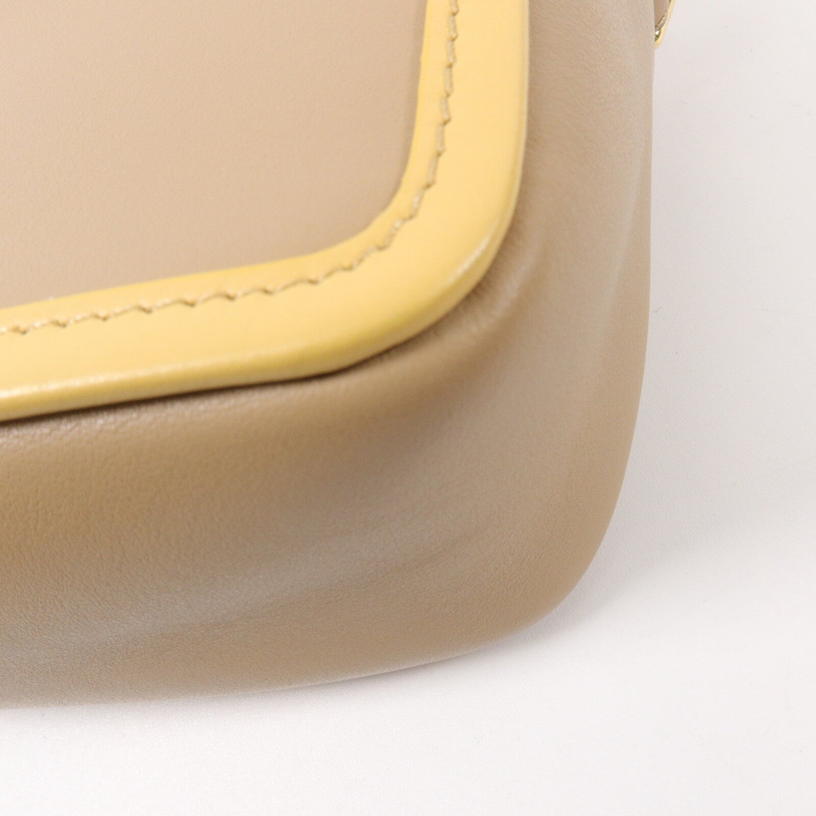 FENDI 牛皮皮革Pochette Camera Bag肩背袋