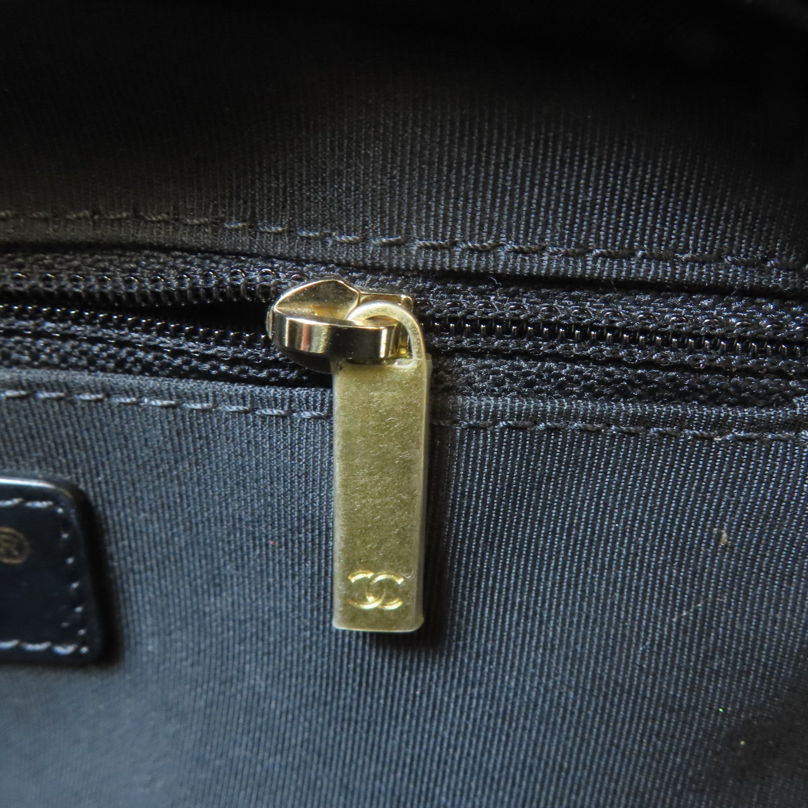CHANEL 菱格牛皮皮革Chain Shoulder金扣手挽肩背兩用袋黑色