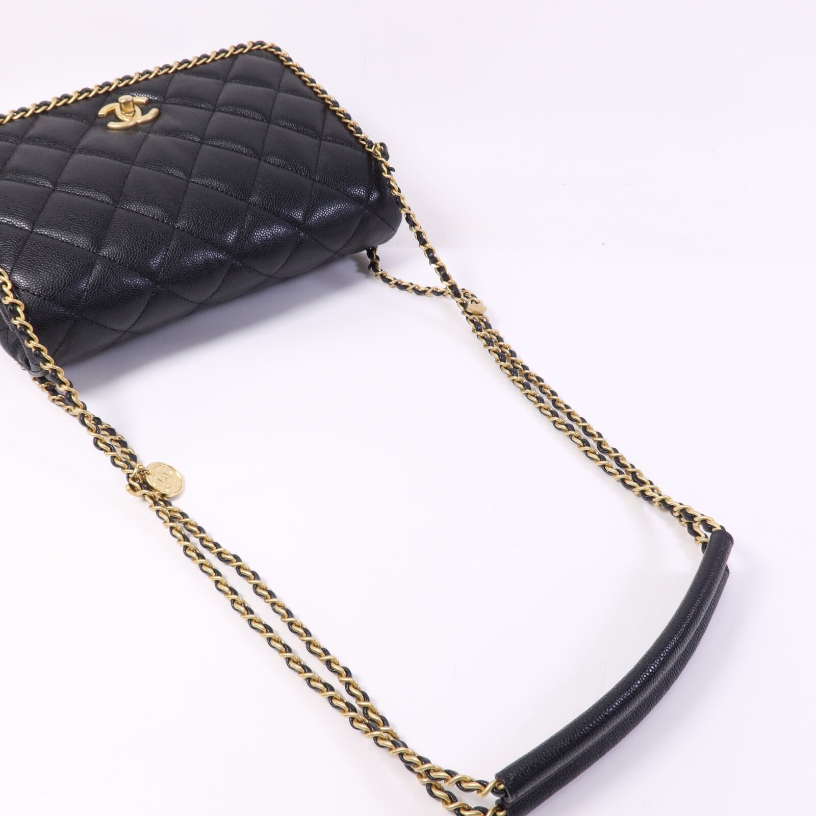 CHANEL 牛皮皮革Chain Around Flap Bag金扣鏈帶肩背袋