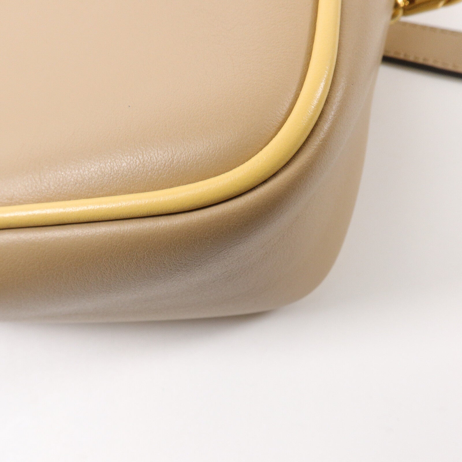 FENDI 牛皮皮革Pochette Camera Bag肩背袋