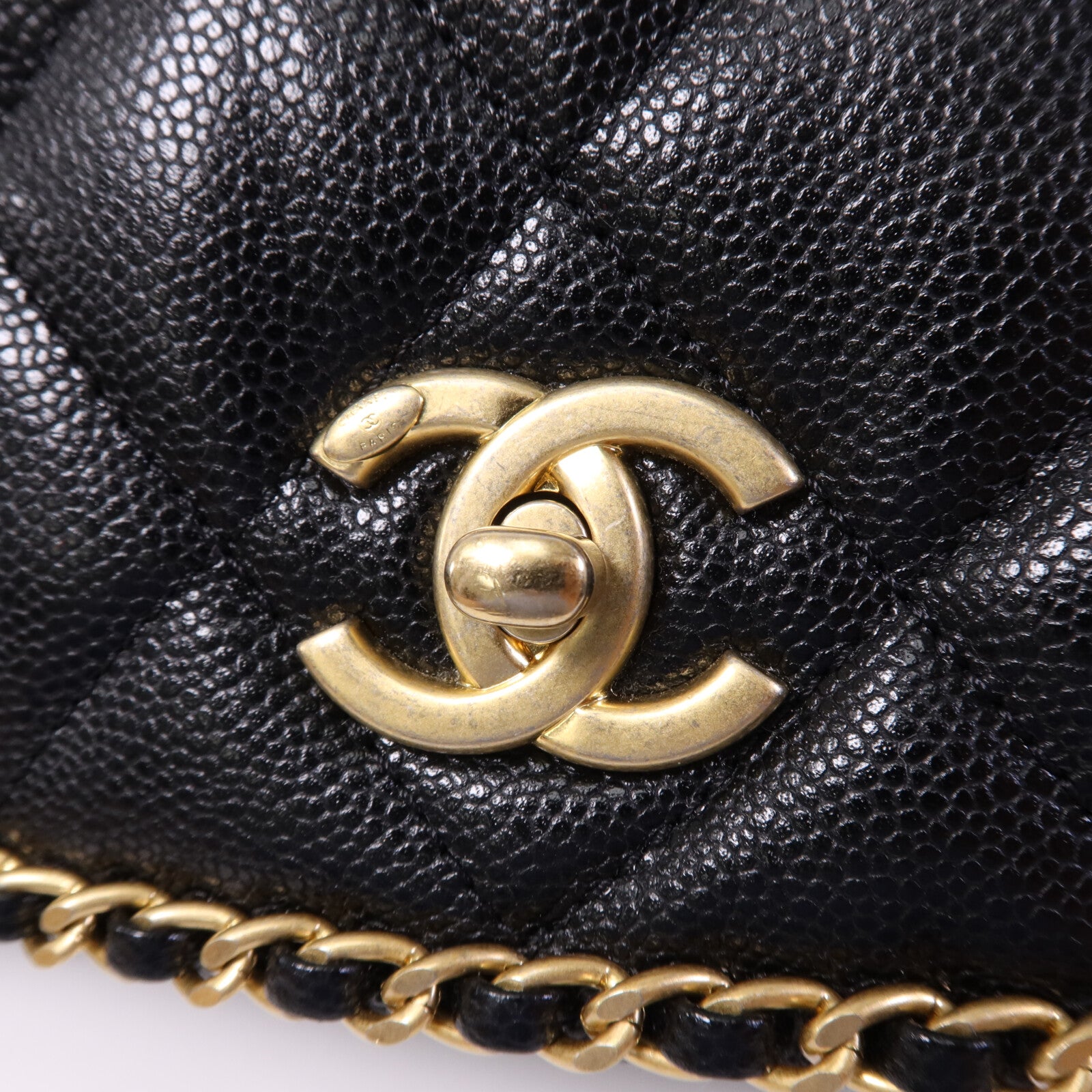 CHANEL 牛皮皮革Chain Around Flap Bag金扣鏈帶肩背袋