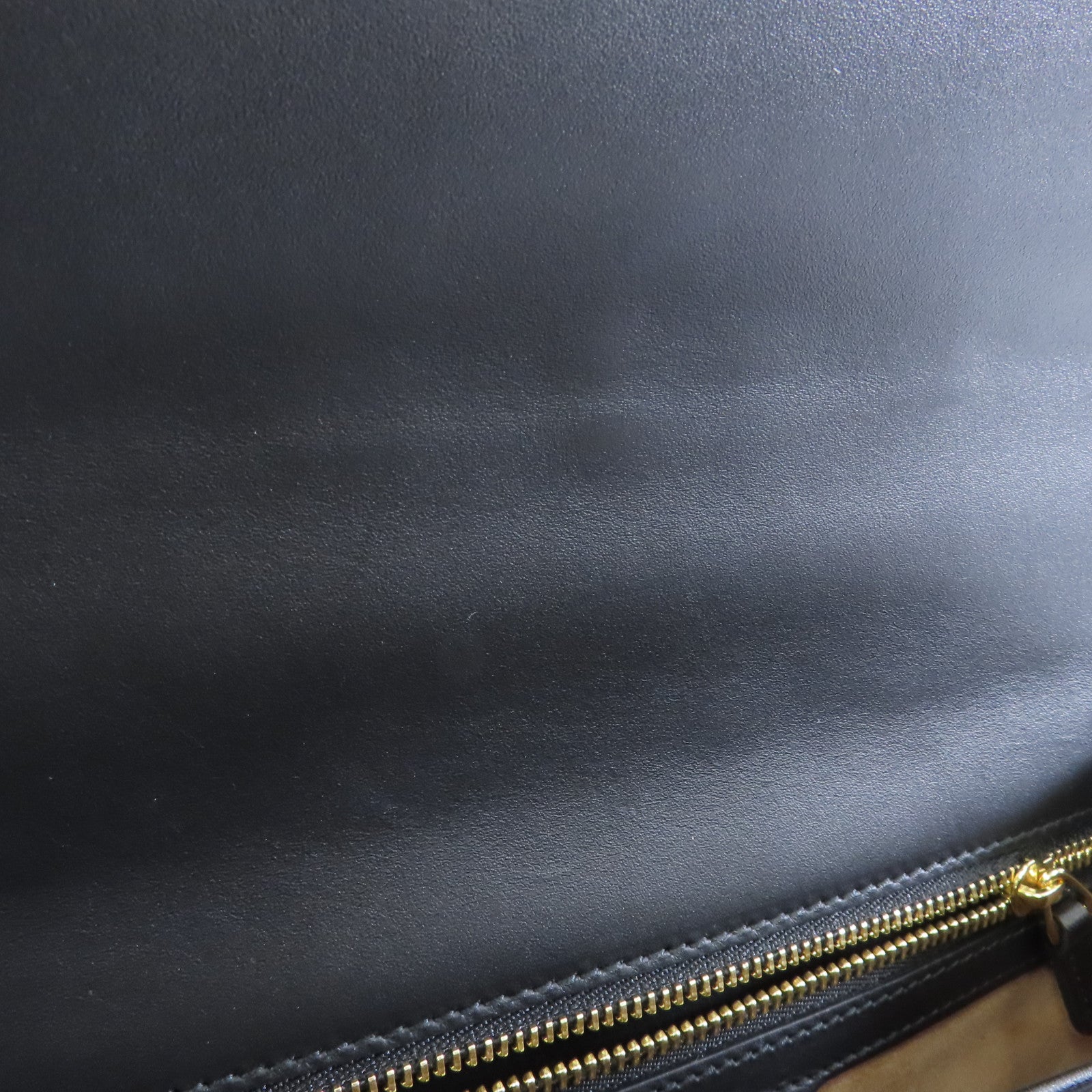 GUCCI 【激減優惠】牛皮皮革Sylvia金扣肩背袋黑色