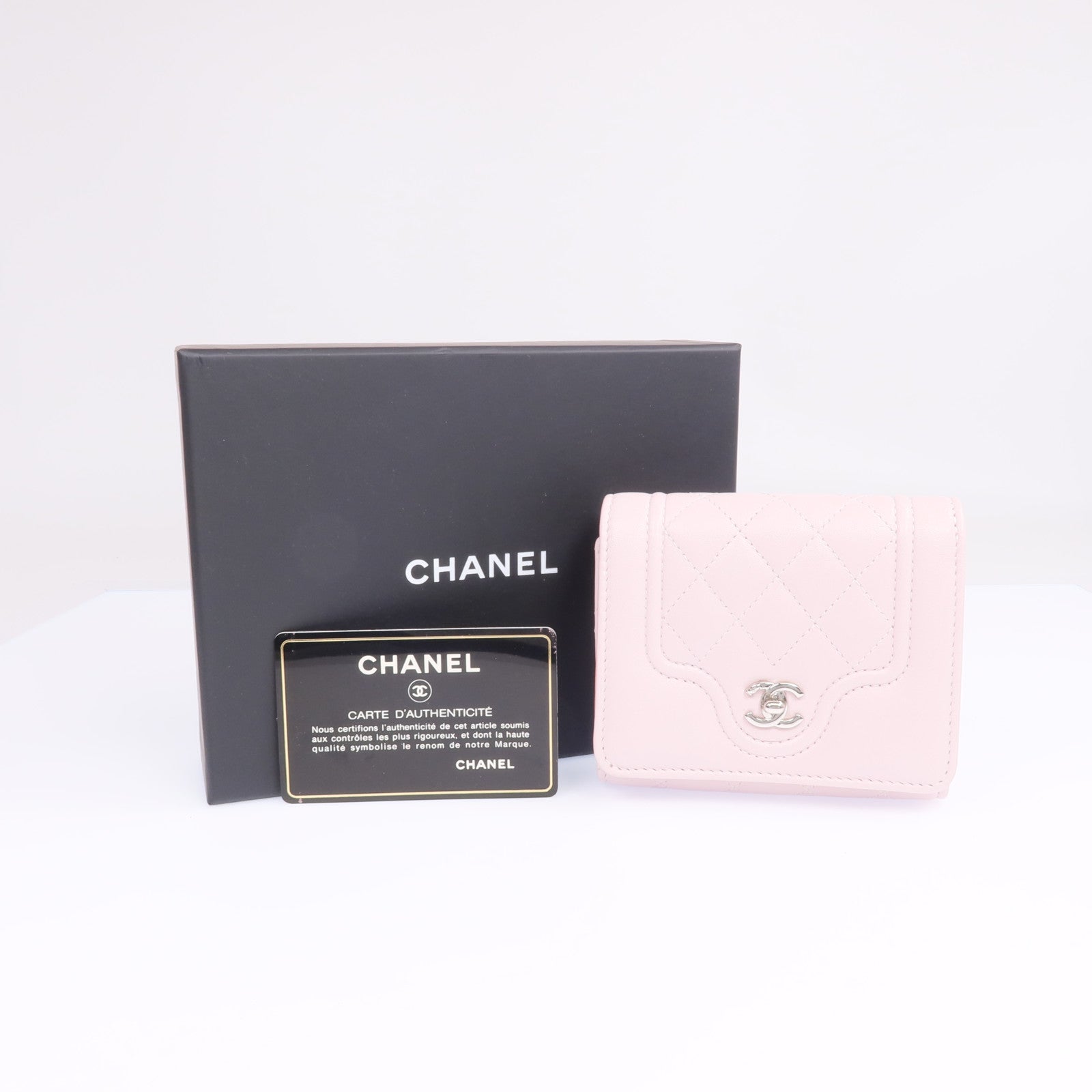 CHANEL 羊皮皮革Wallet銀扣錢包