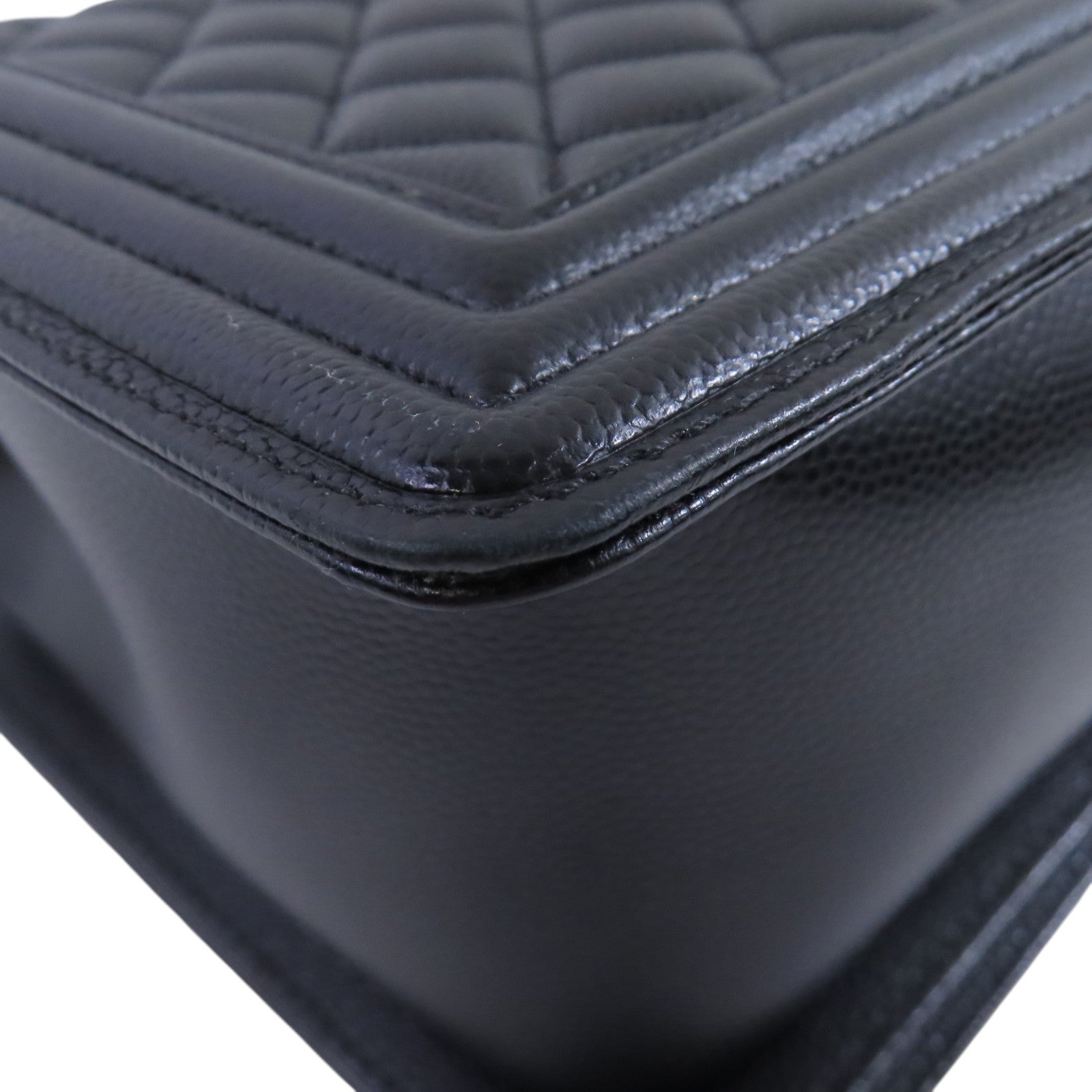 CHANEL 牛皮皮革Boy Chanel金扣鏈帶肩背袋