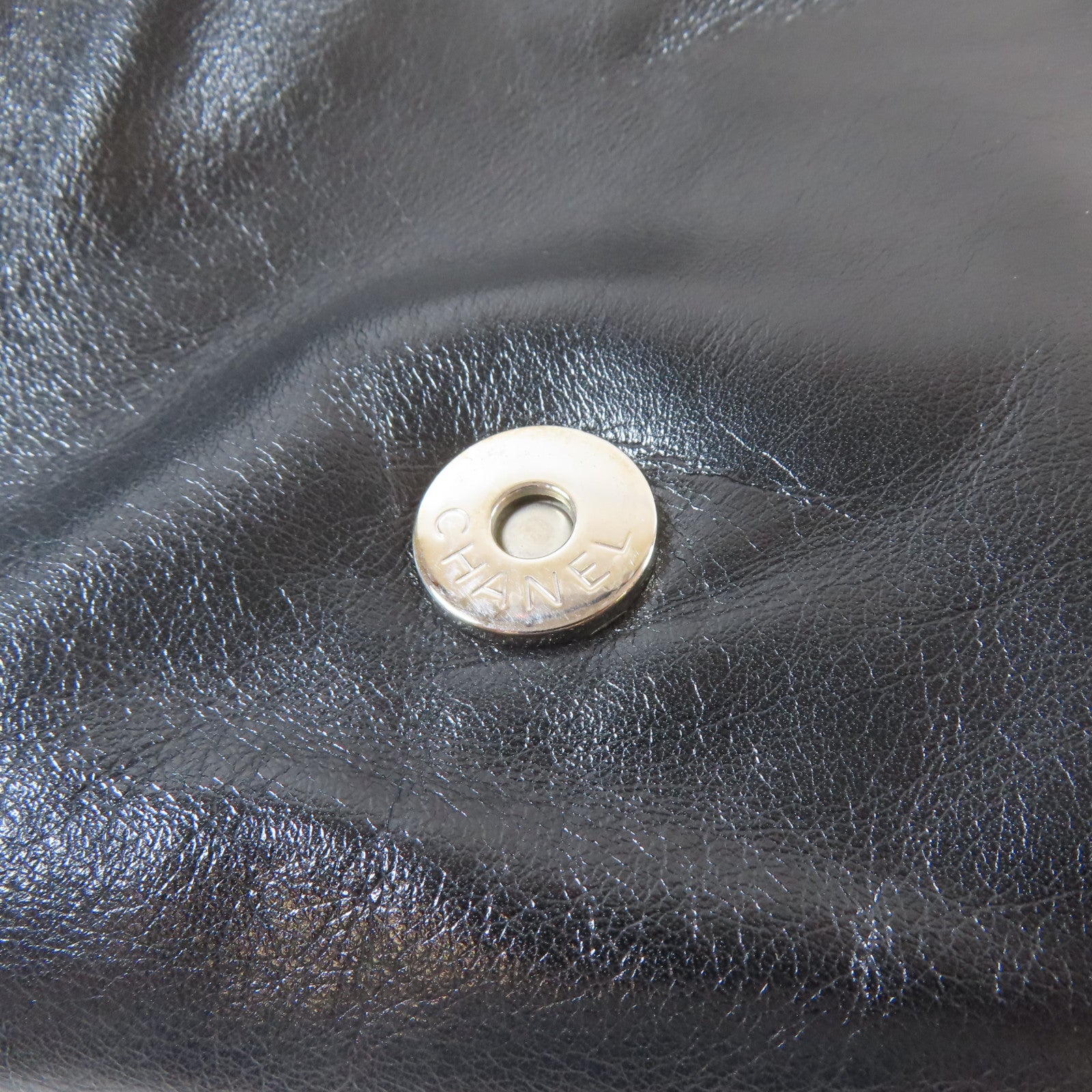 CHANEL 牛皮皮革Shoulder Bag金扣鏈帶肩背袋黑色
