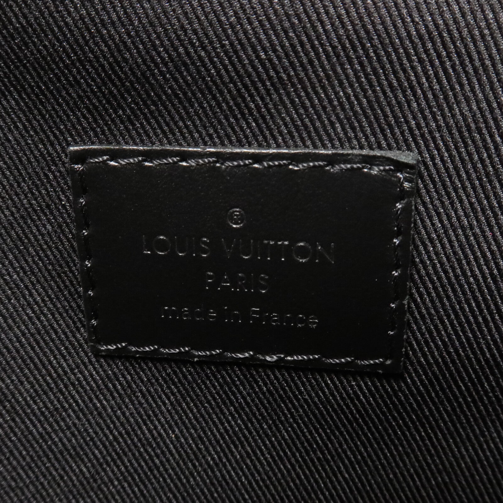 LOUIS VUITTON Monogram Eclipse Steamer Wearable Wallet肩背袋