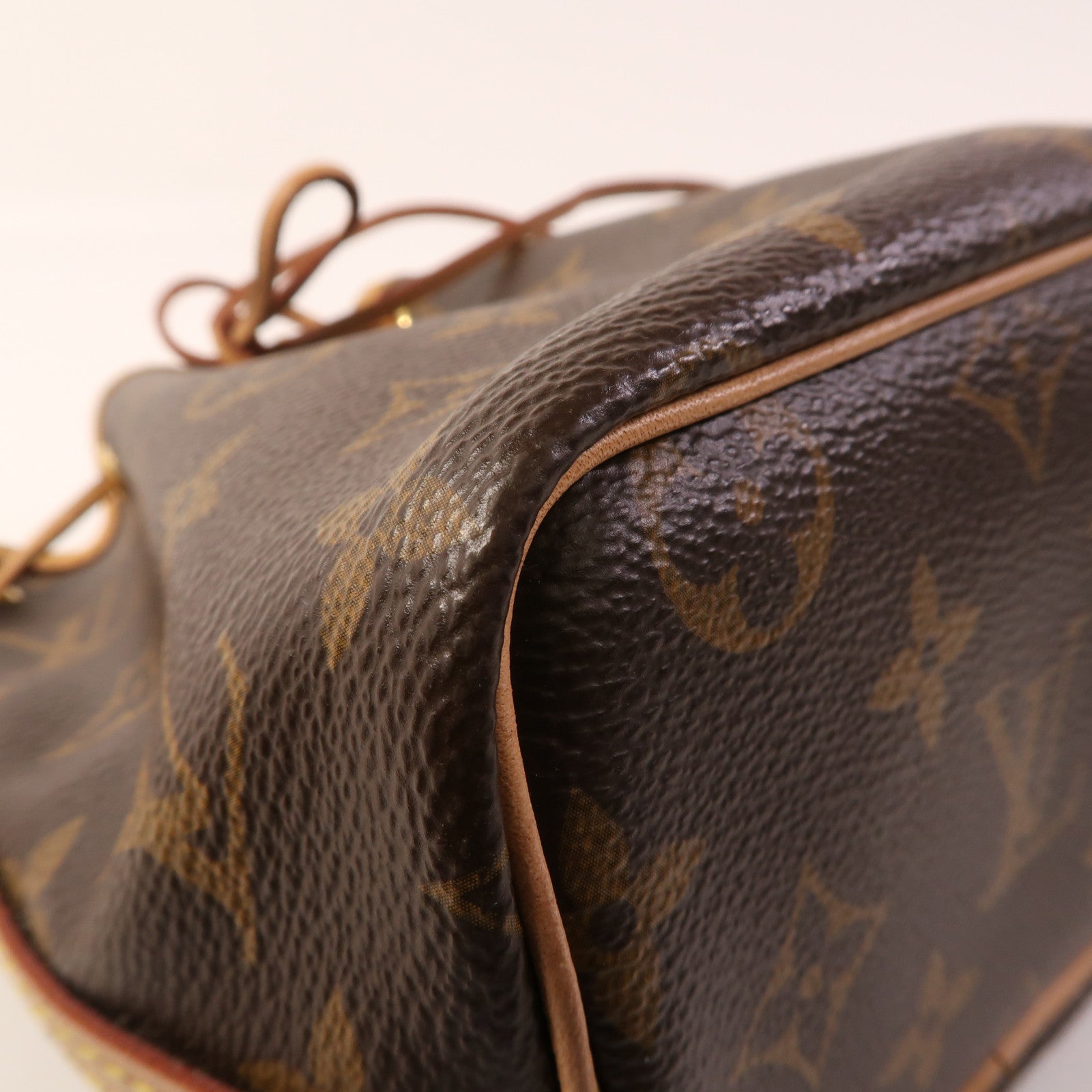 LOUIS VUITTON 【激減優惠】Monogram Nano Noe金扣肩背袋