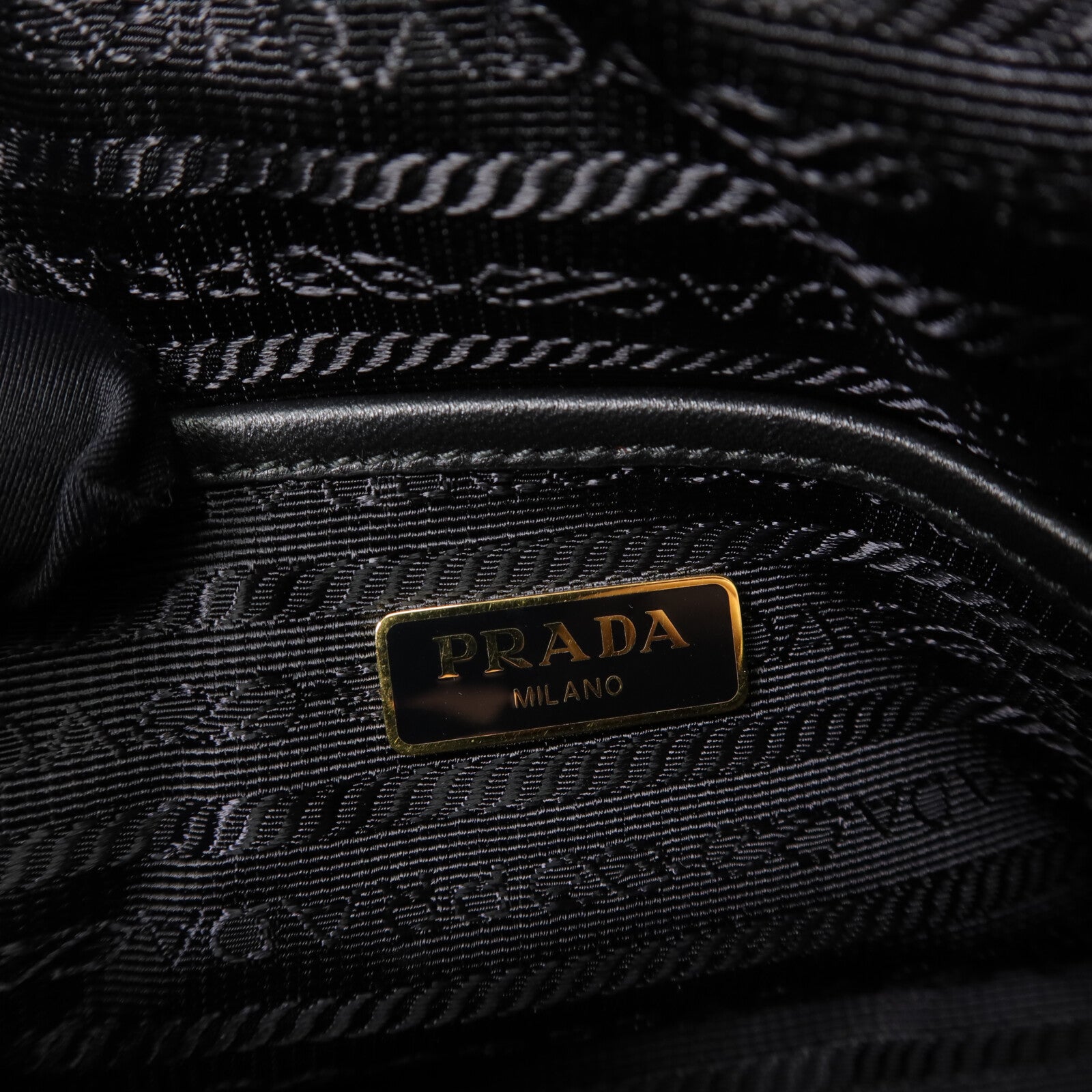 PRADA 牛皮皮革Shoulder Bag鏈帶肩背袋