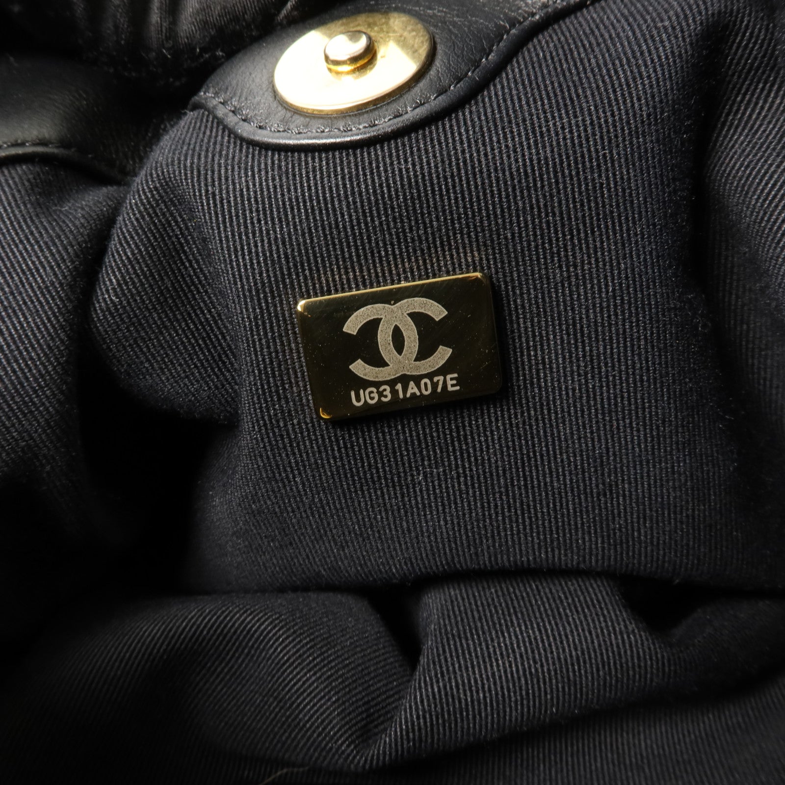 CHANEL 牛皮皮革Drawstring Bag鏈帶肩背袋